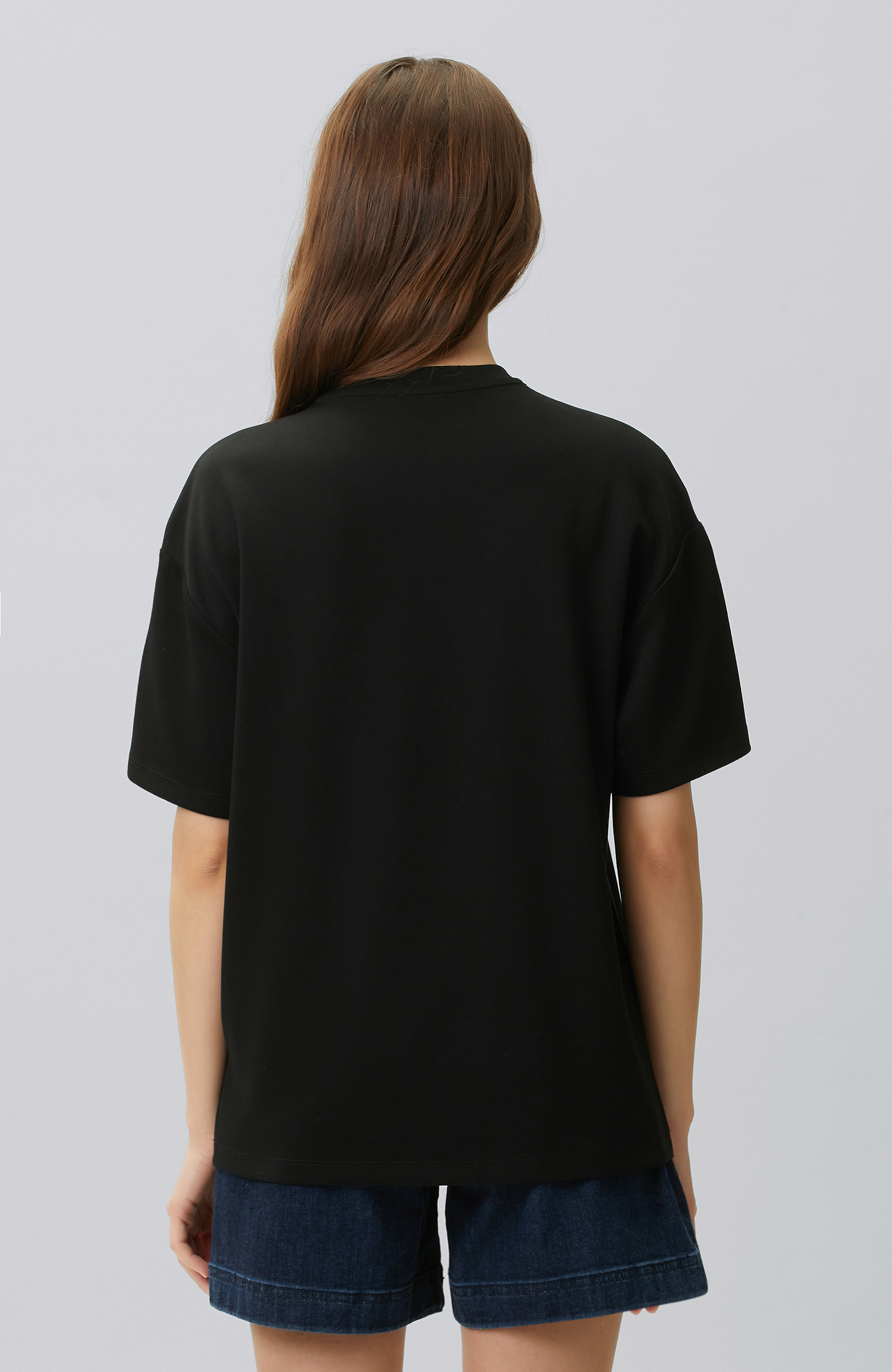 Black Collar Chain Detailed T-shirt