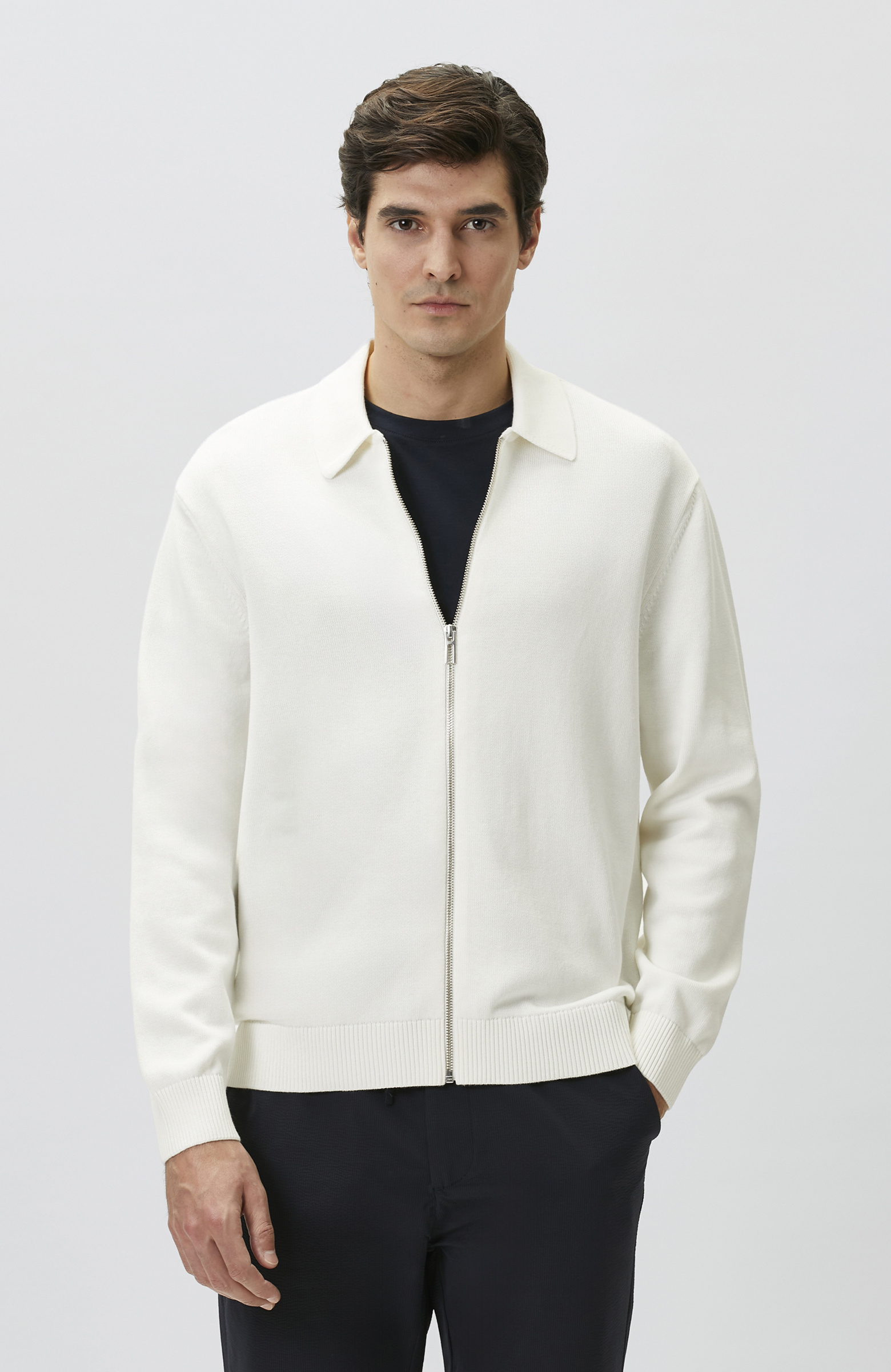 Kırık Beyaz Triko Hırka