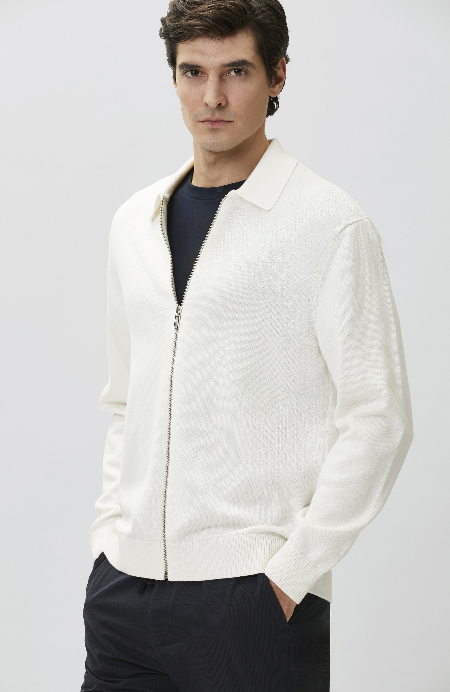 Kırık Beyaz Triko Hırka