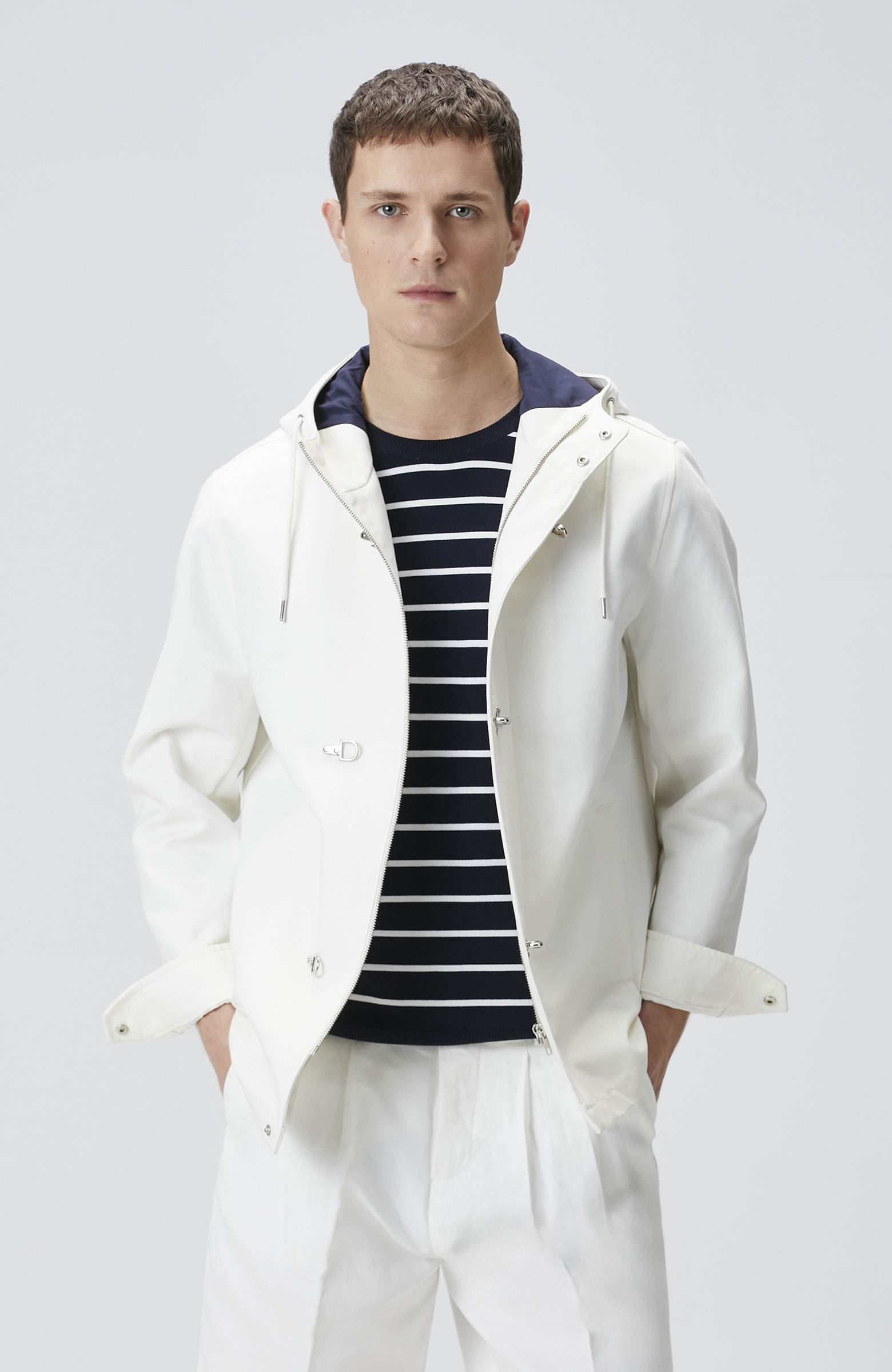 Kırık Beyaz Kapüşon Yaka Denizci Mont