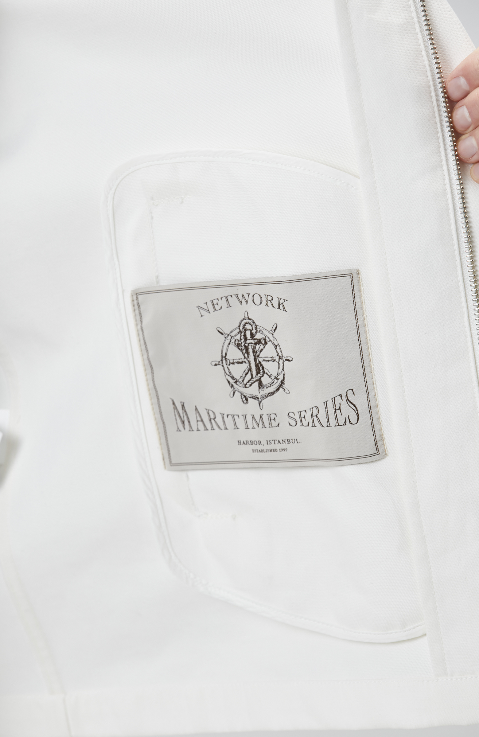 Kırık Beyaz Kapüşon Yaka Denizci Mont