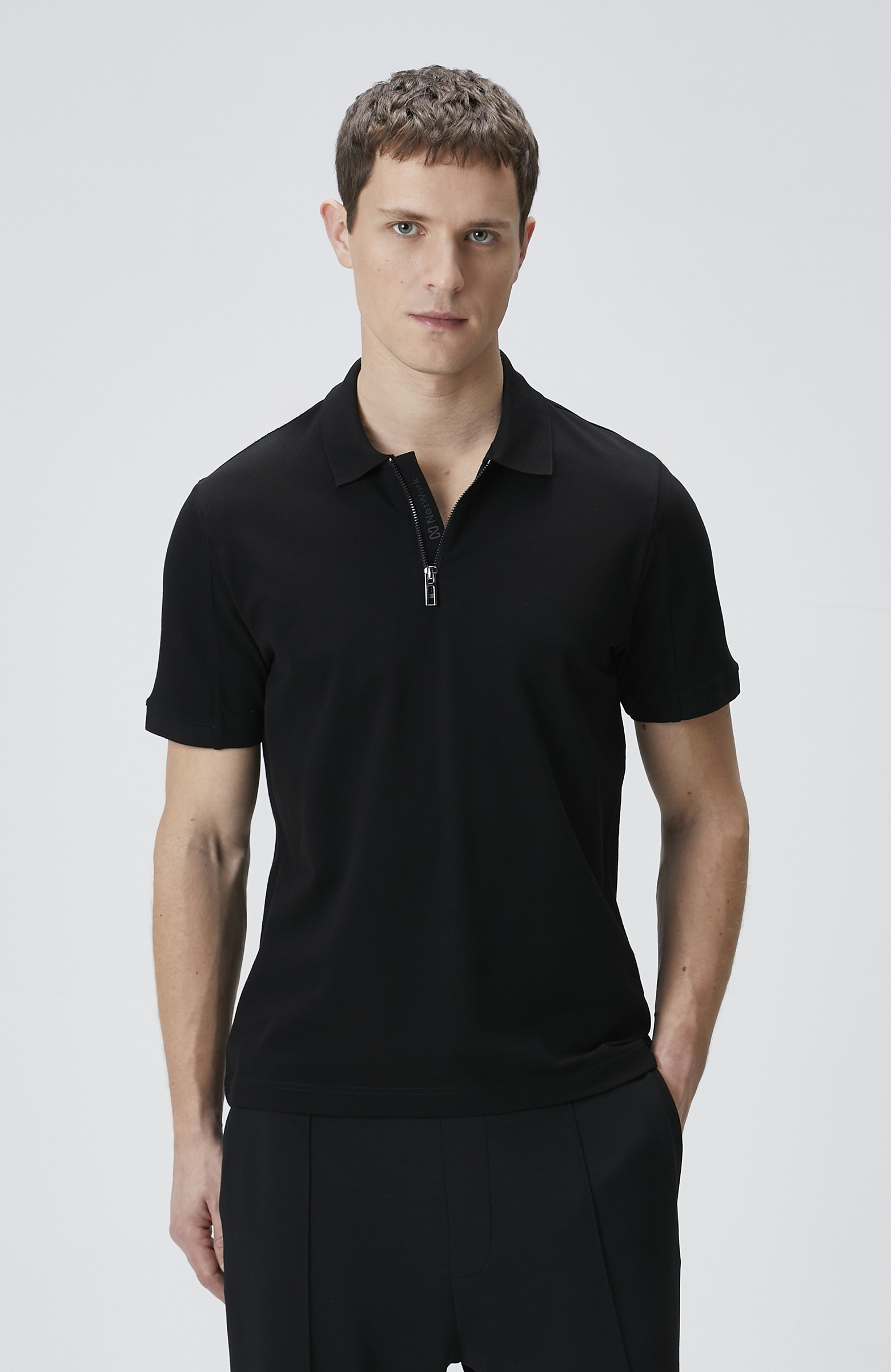 Siyah Polo Yaka Enjeksiyon Baskılı T-shirt