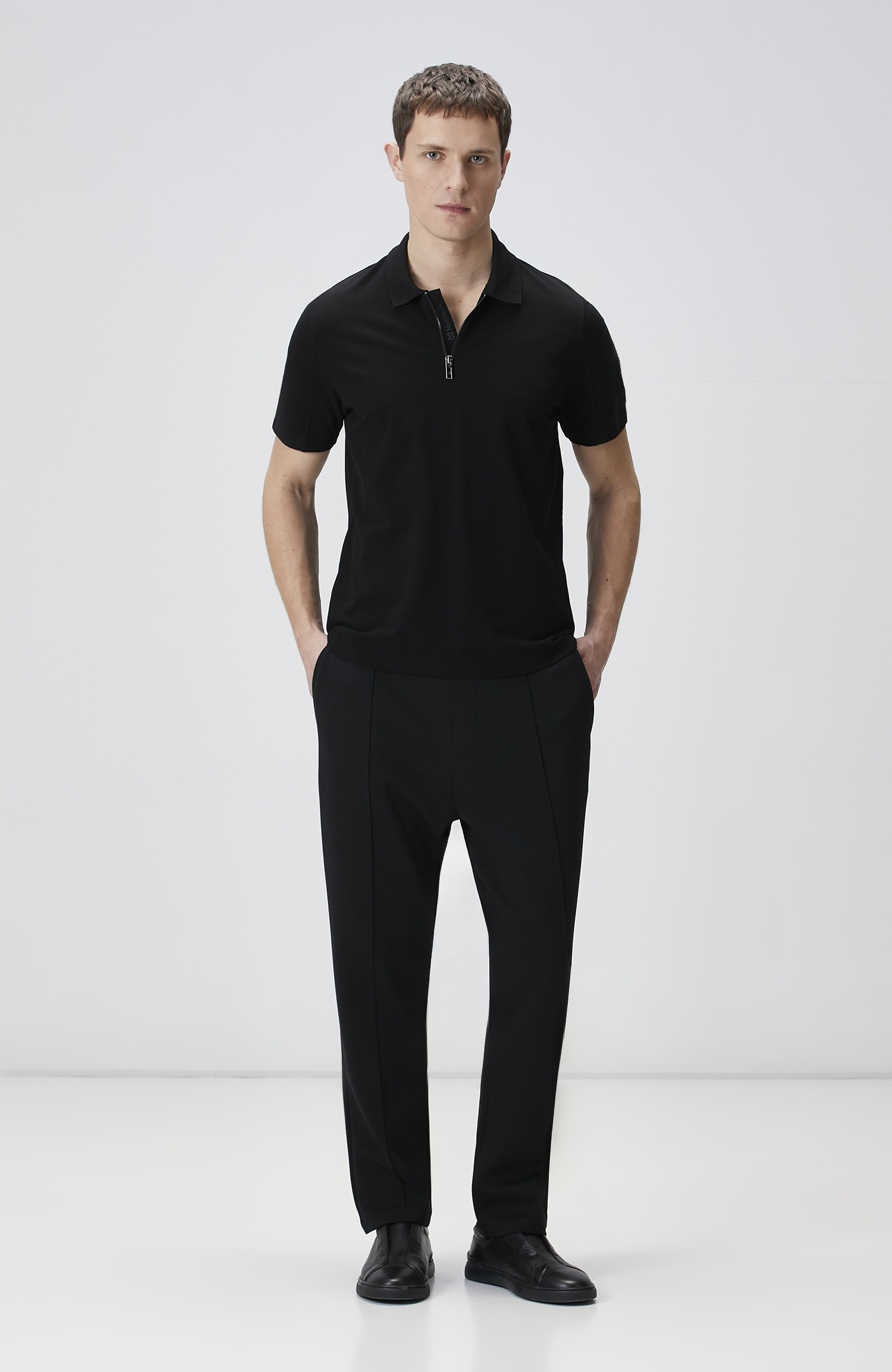 Siyah Polo Yaka Enjeksiyon Baskılı T-shirt