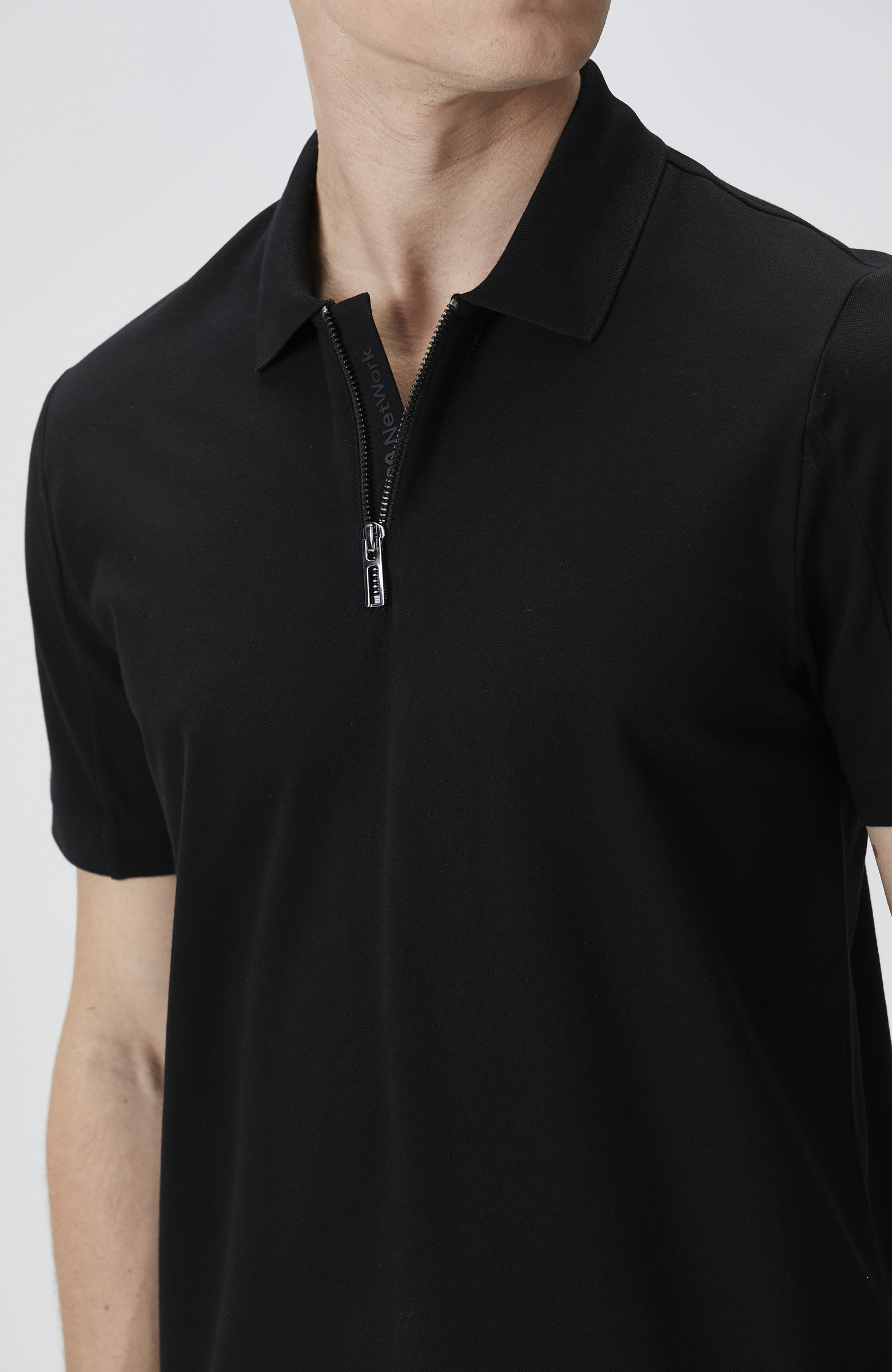 Siyah Polo Yaka Enjeksiyon Baskılı T-shirt