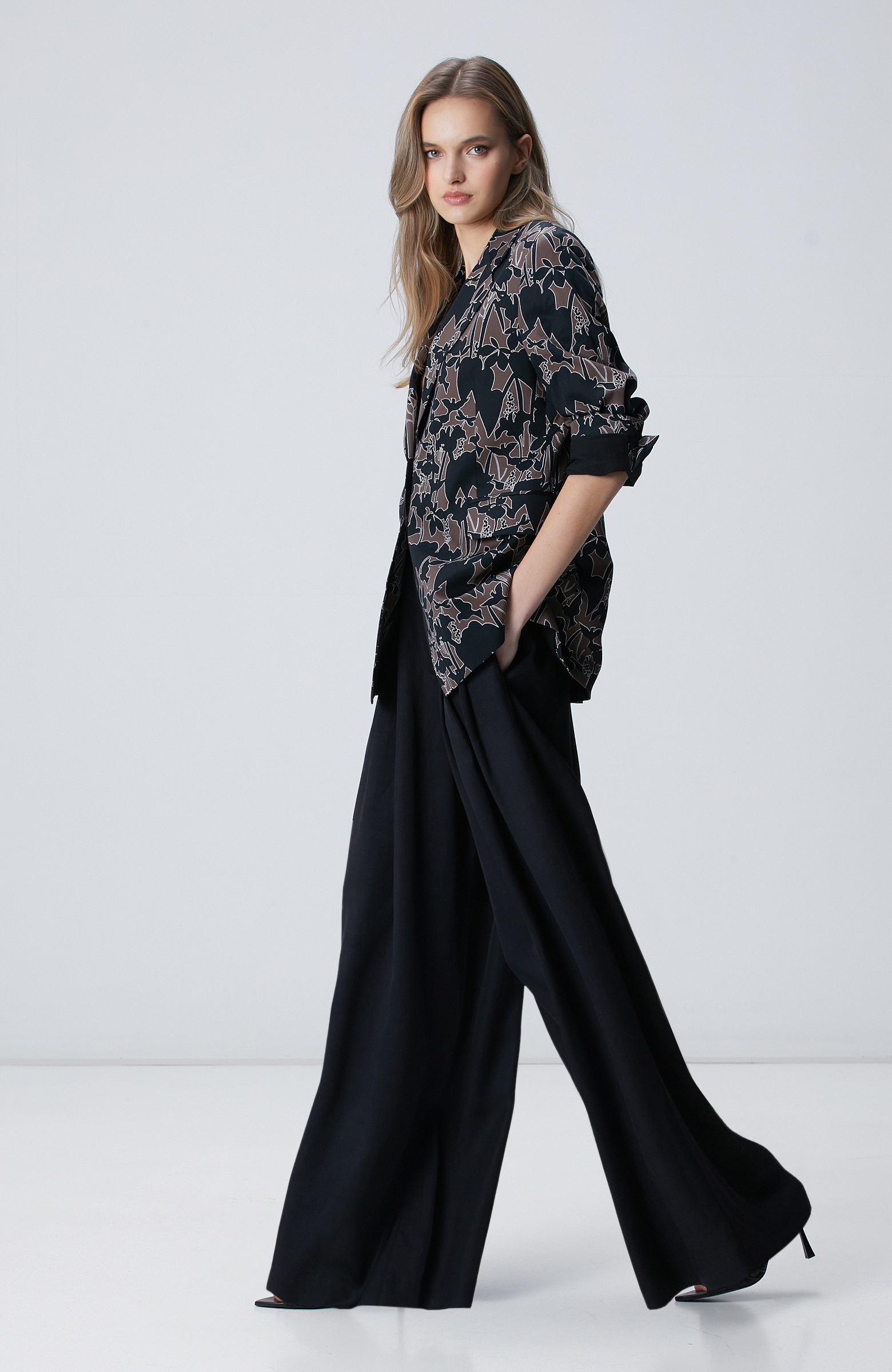 Siyah Pile Detaylı Keten Karışımlı Pantolon