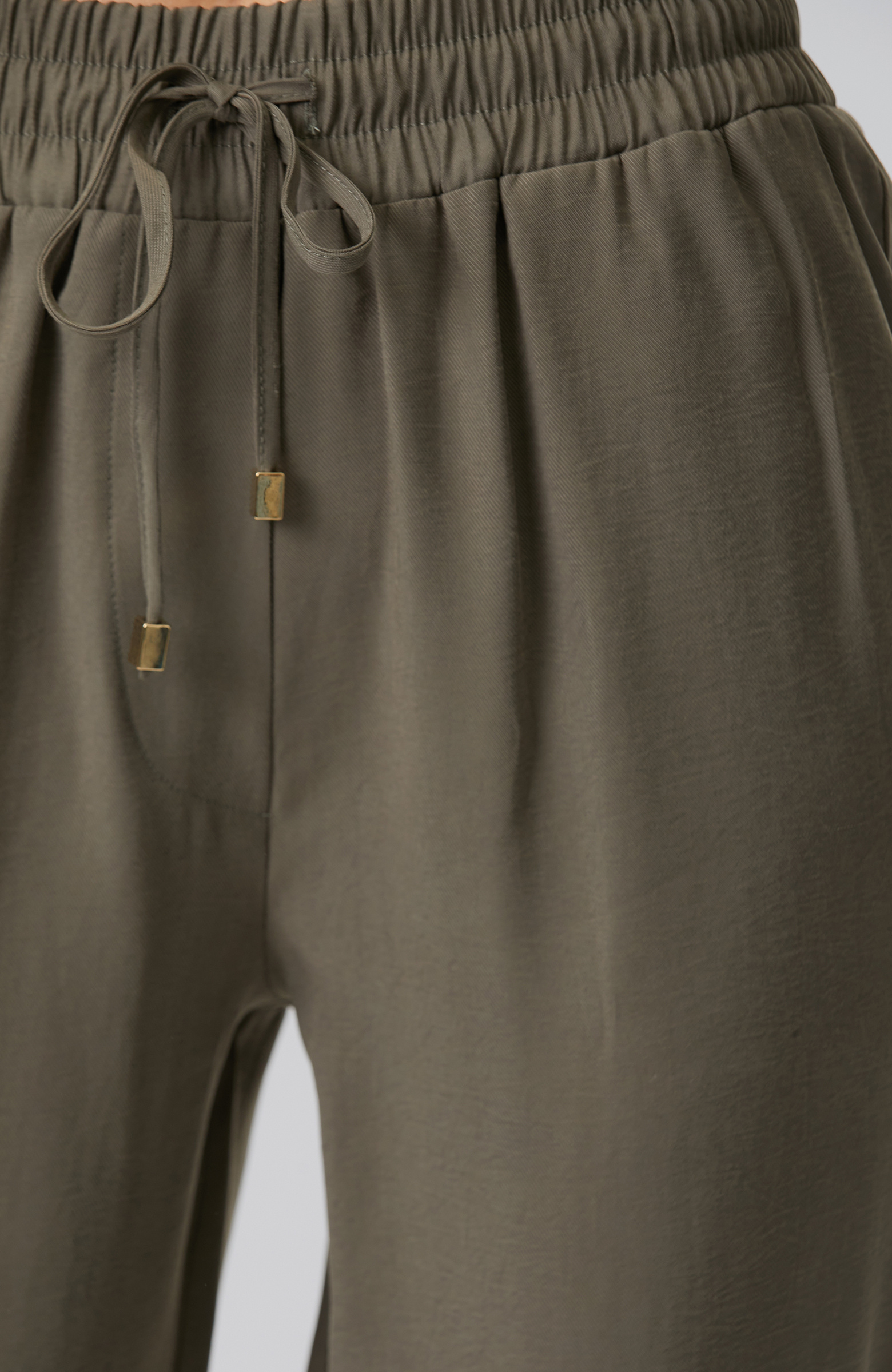 Haki Diyagonal Desenli Basic Pantolon