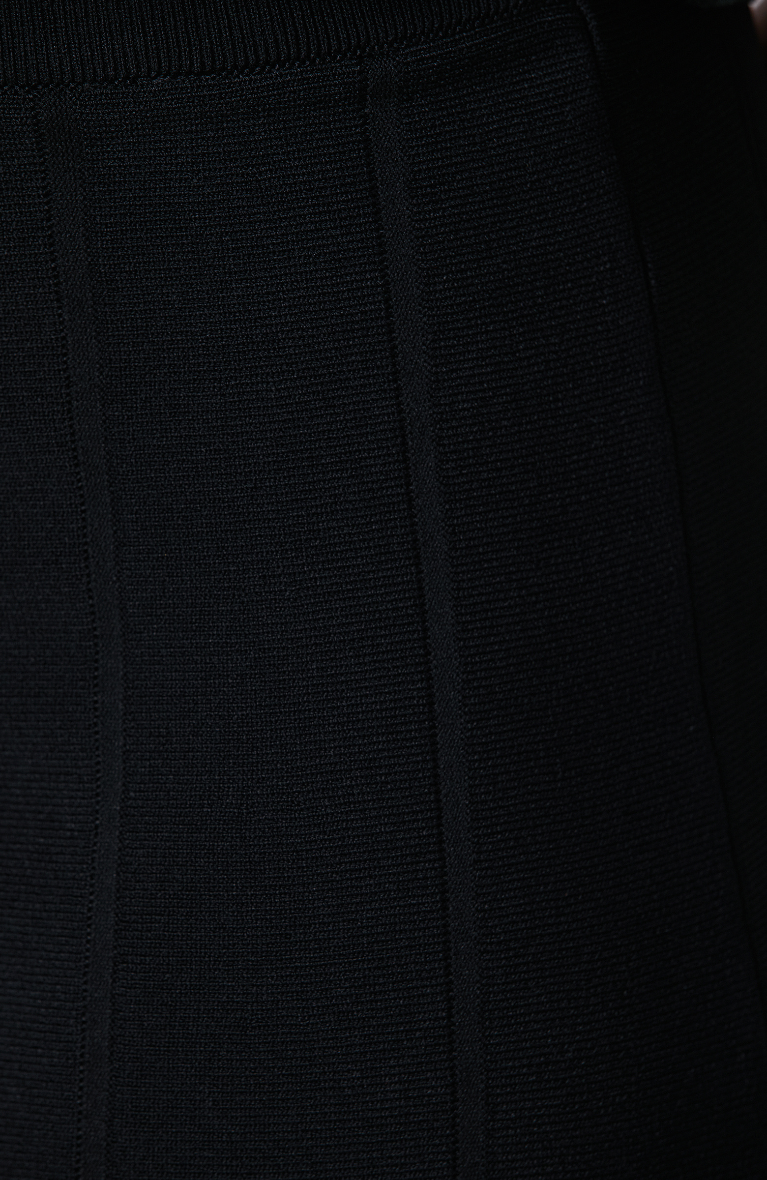 Siyah Jakar Detaylı Mini Rayon Etek