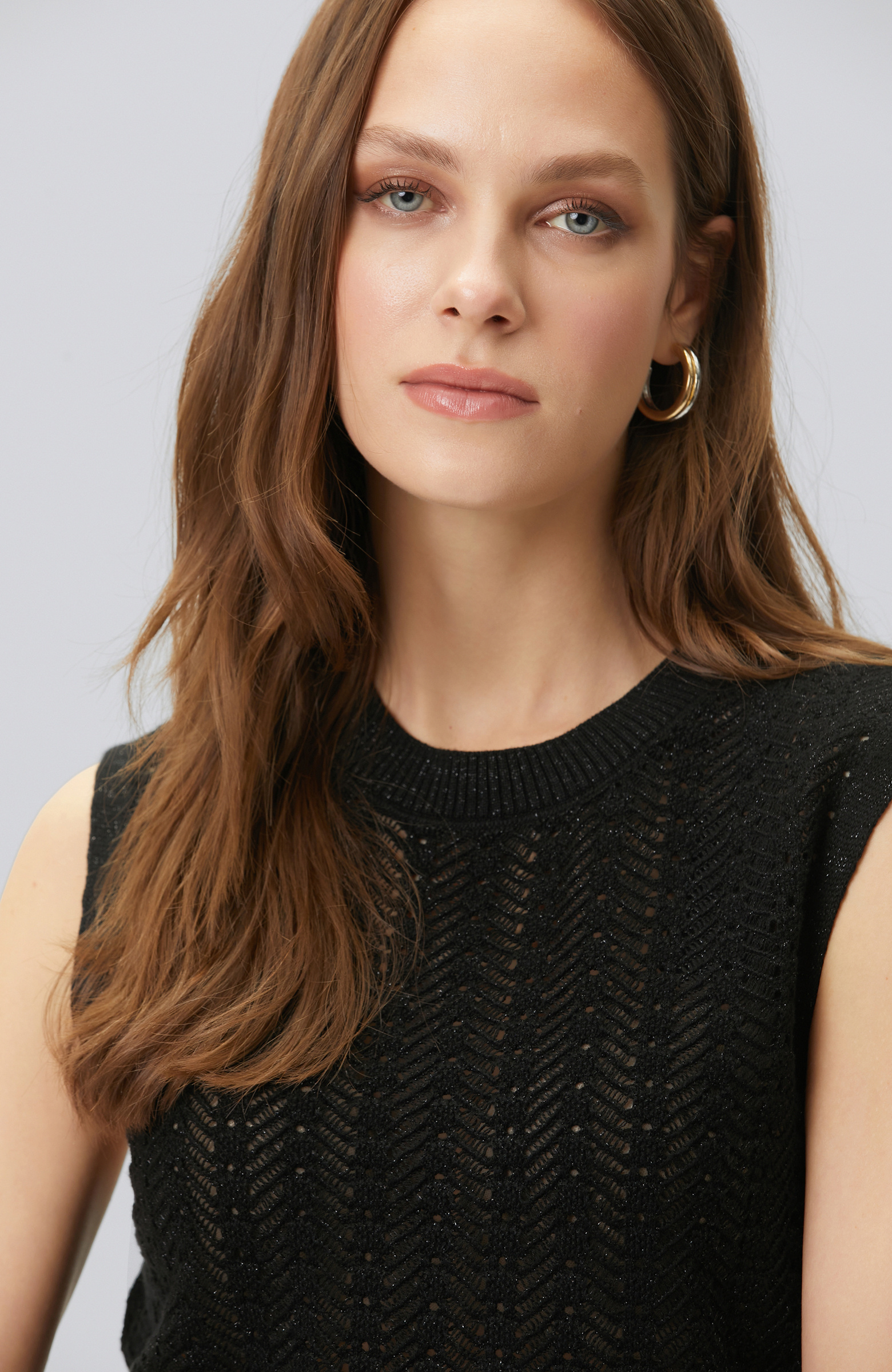 Siyah Geniş Ajur Örgü Kazak