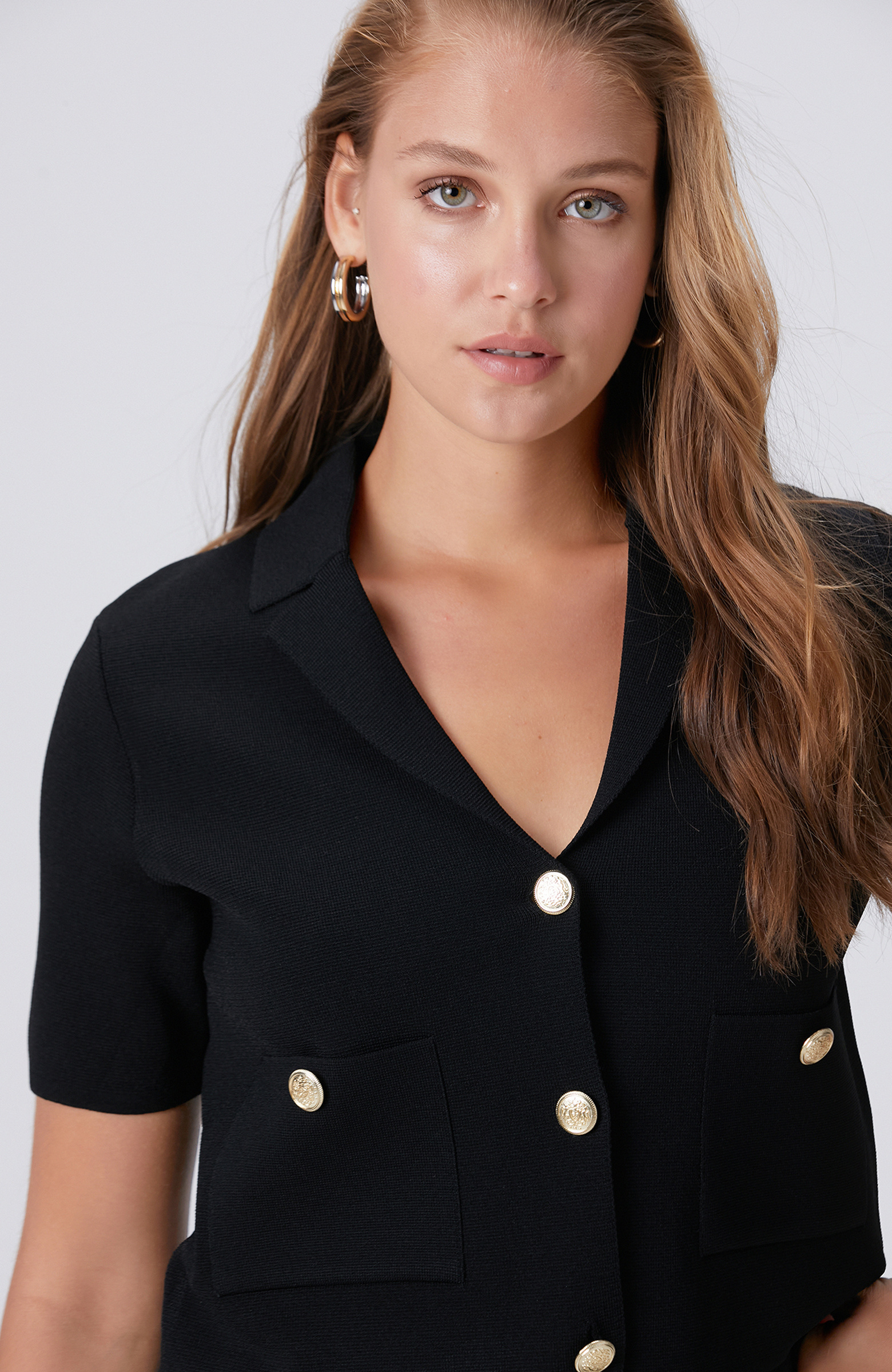 Siyah Metal Düğmeli Cepli Triko Ceket