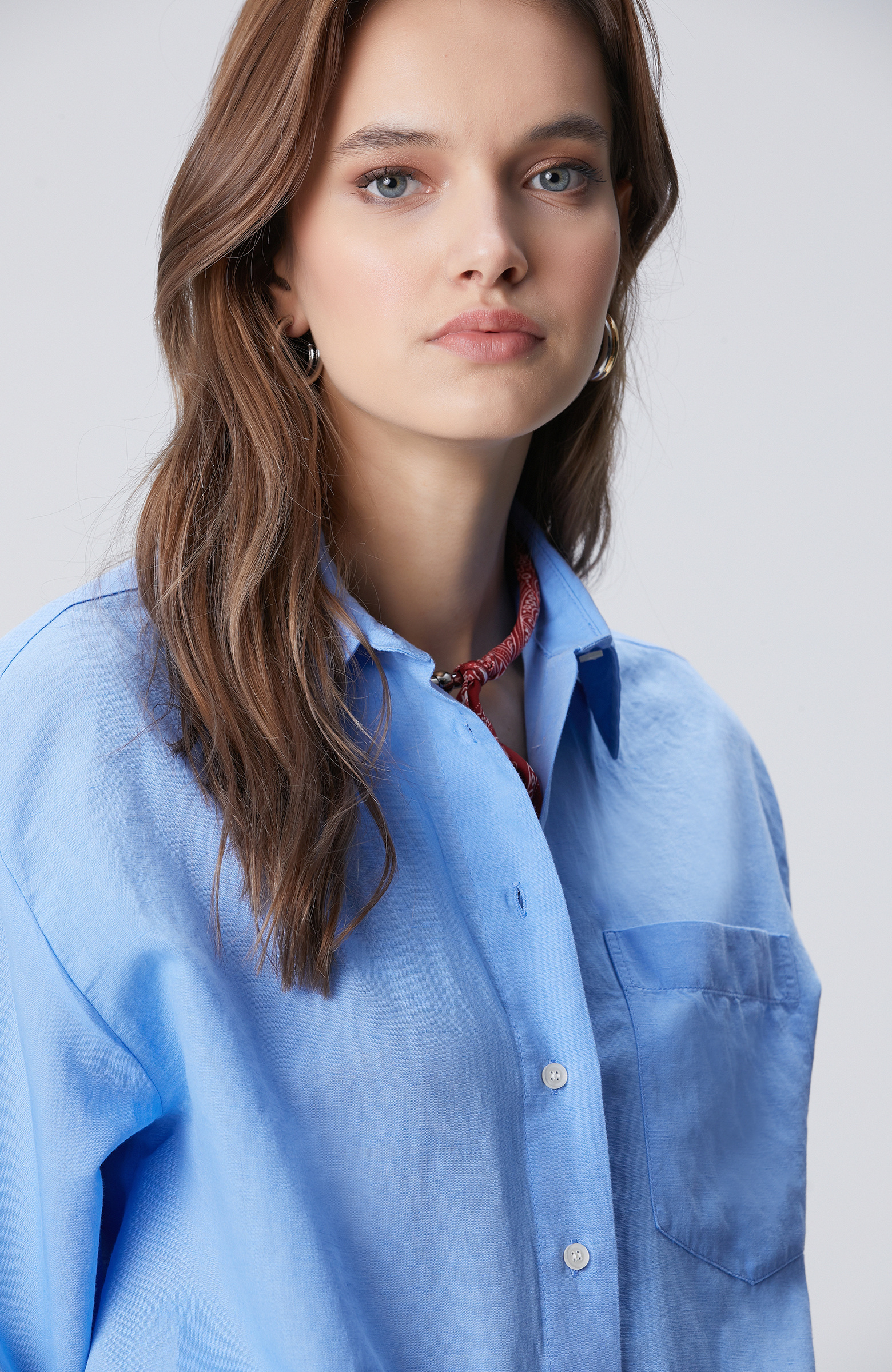 Mavi Cep Detaylı Basic Keten Karışımlı Gömlek