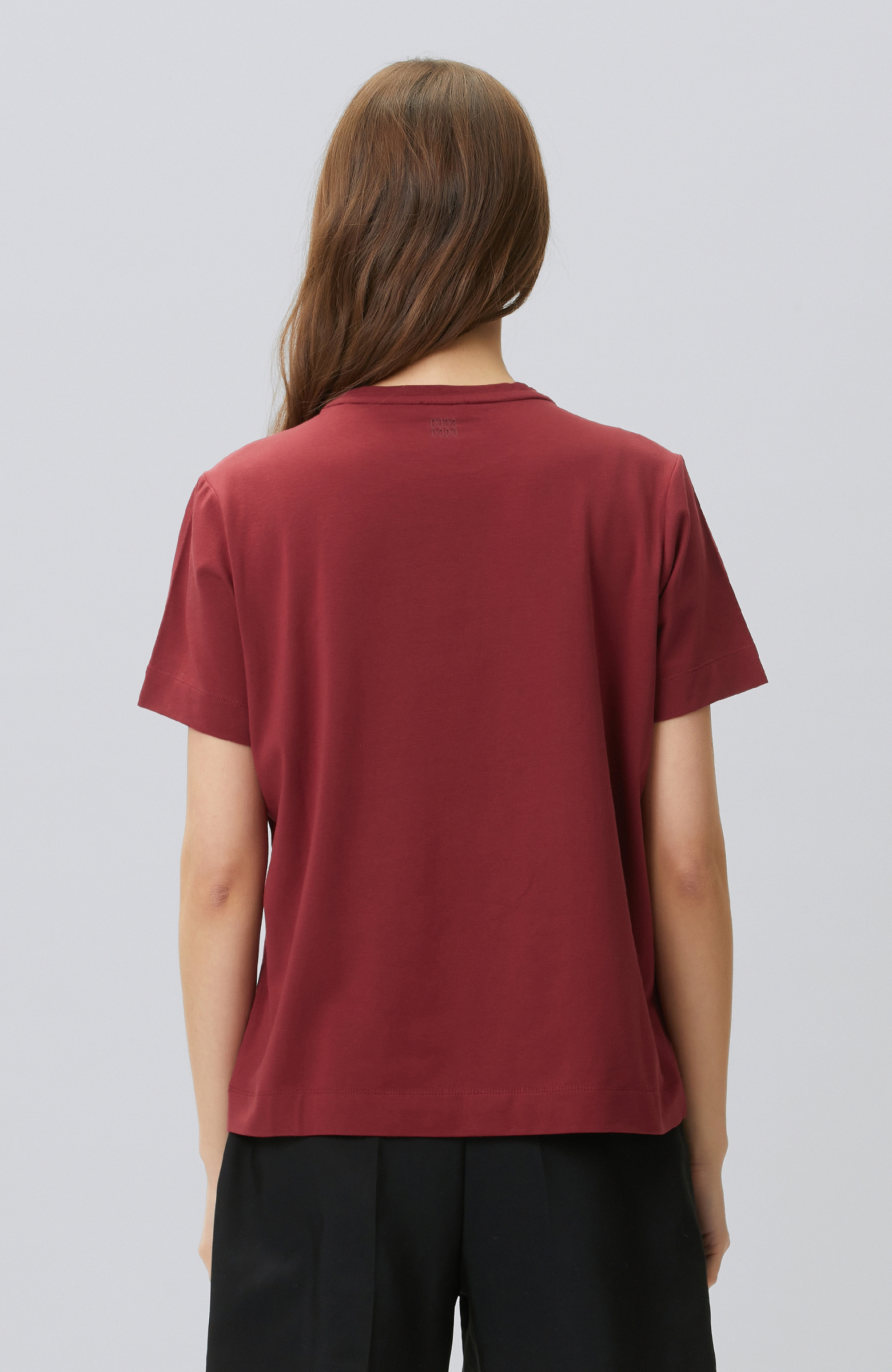 Vişne Nakış Detaylı T-shirt