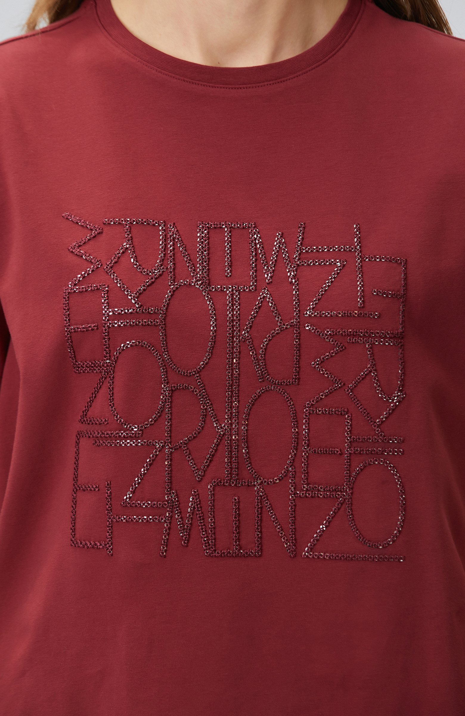 Vişne Nakış Detaylı T-shirt