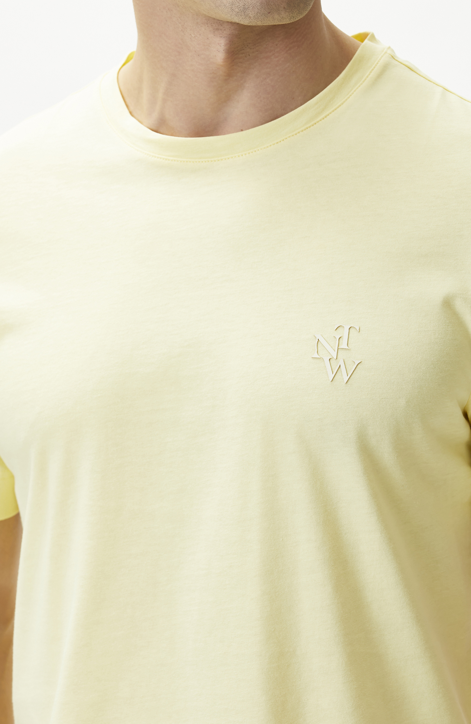 Comfort Fit Sarı Göğüs Baskı Detaylı T-shirt