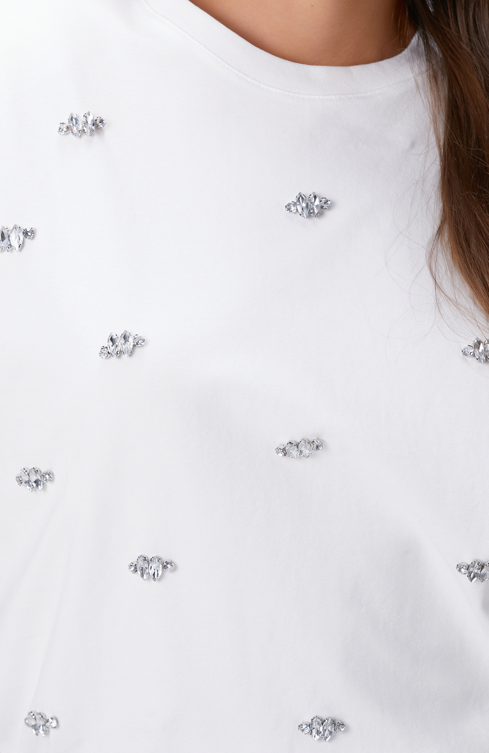 Kırık Beyaz İri Taş Baskı Detaylı T-shirt