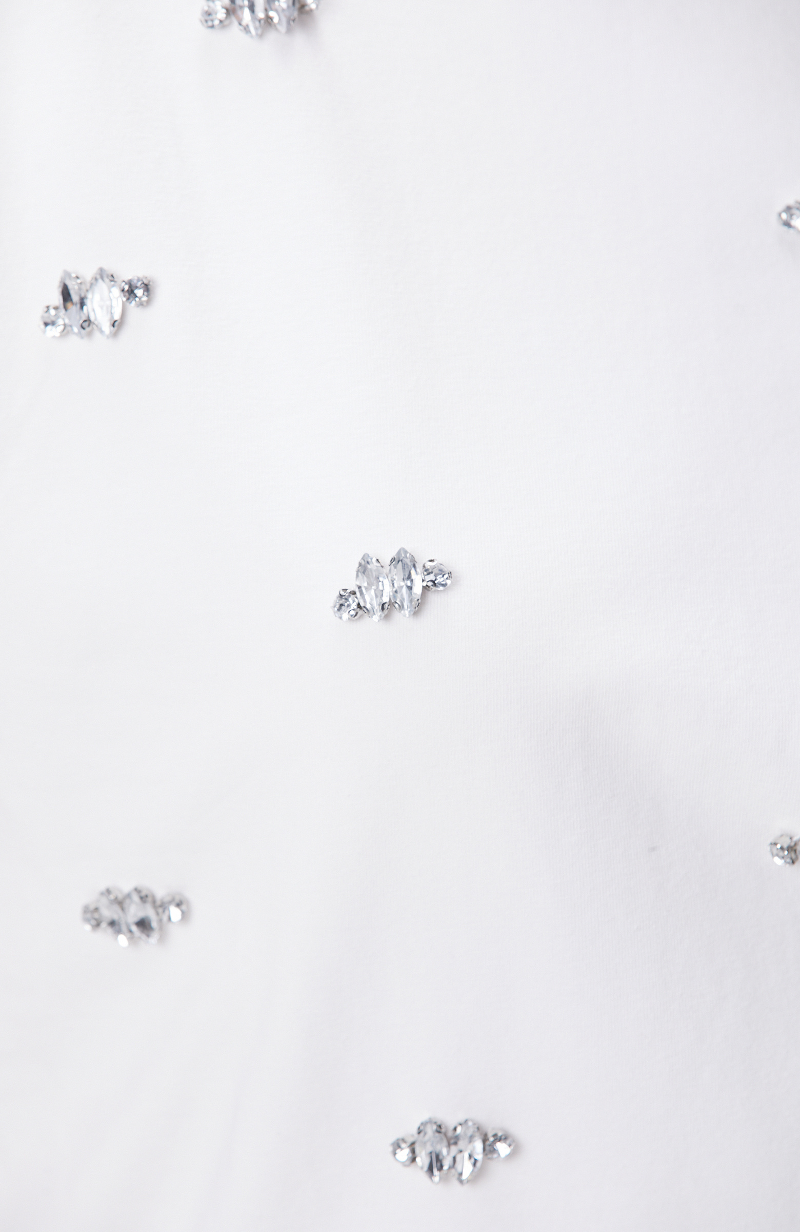 Kırık Beyaz İri Taş Baskı Detaylı T-shirt