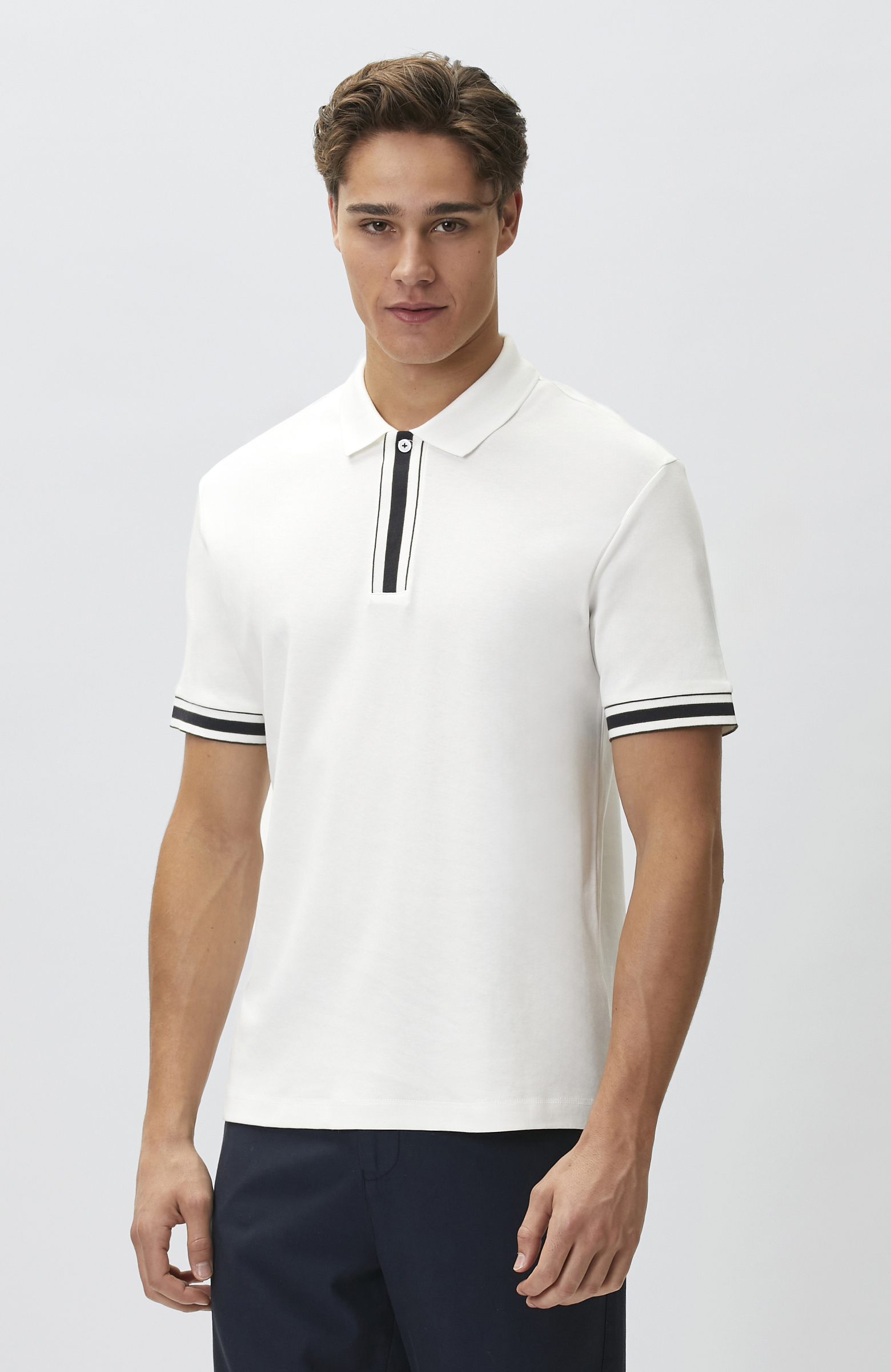 Beyaz Gizli Patlı Polo Yaka Garnili T-shirt
