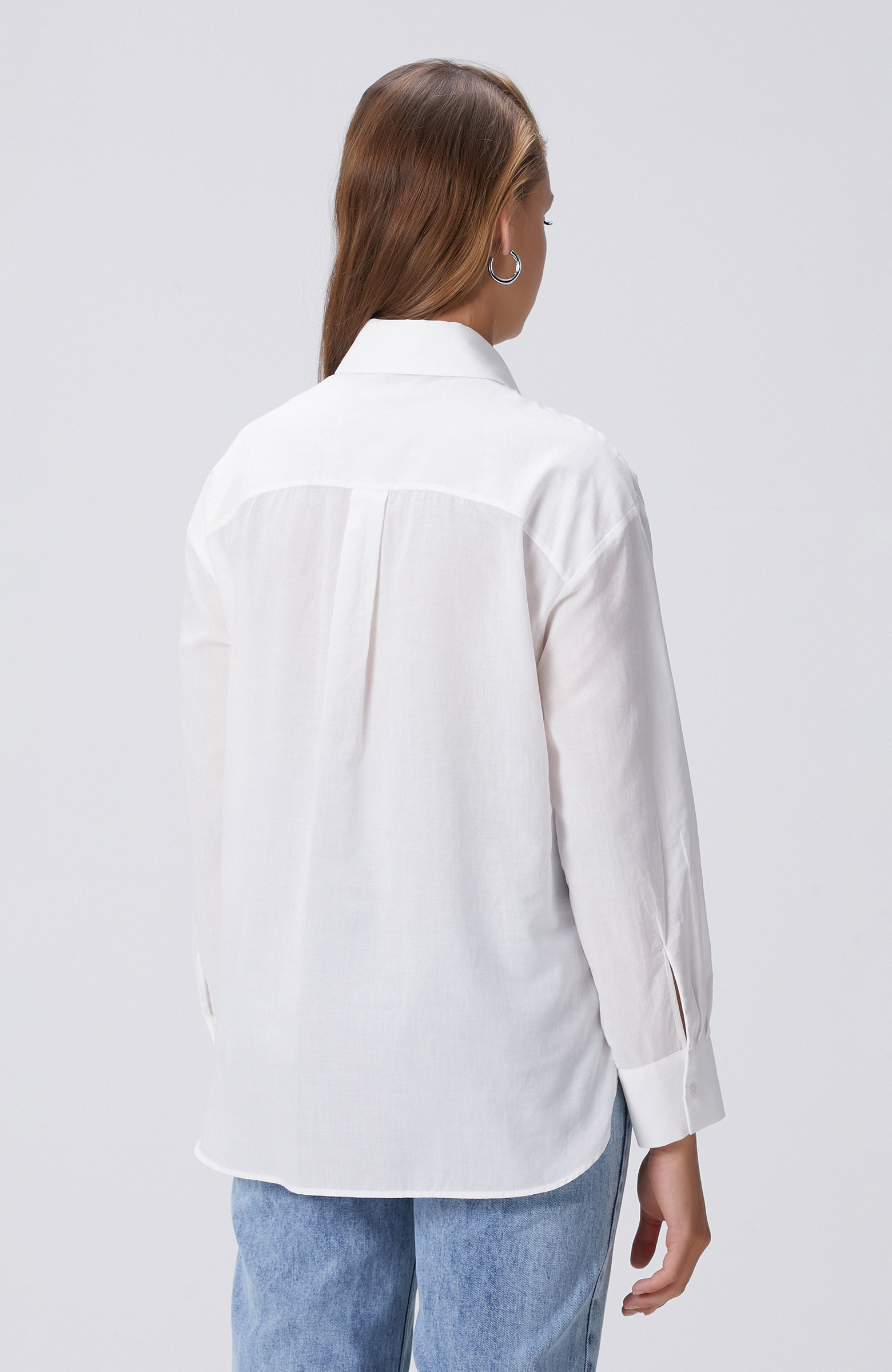 Beyaz Dağınık Taş İşlemeli Cep Detaylı Gömlek