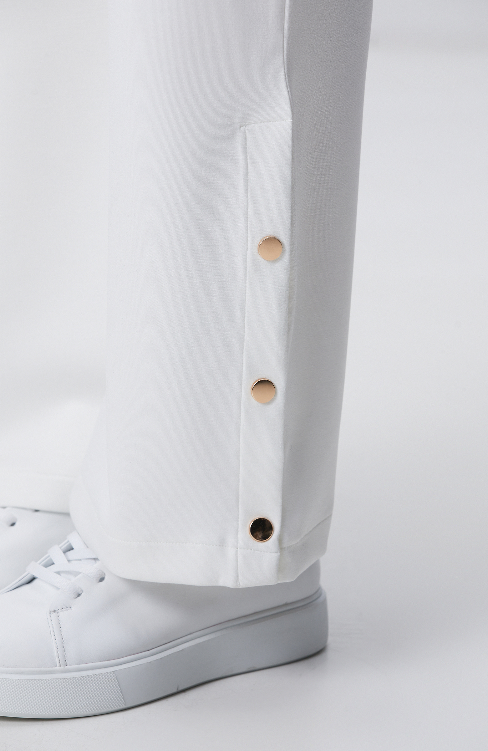 Kırık Beyaz Geniş Paça Çıtçıt Düğme Eşofman