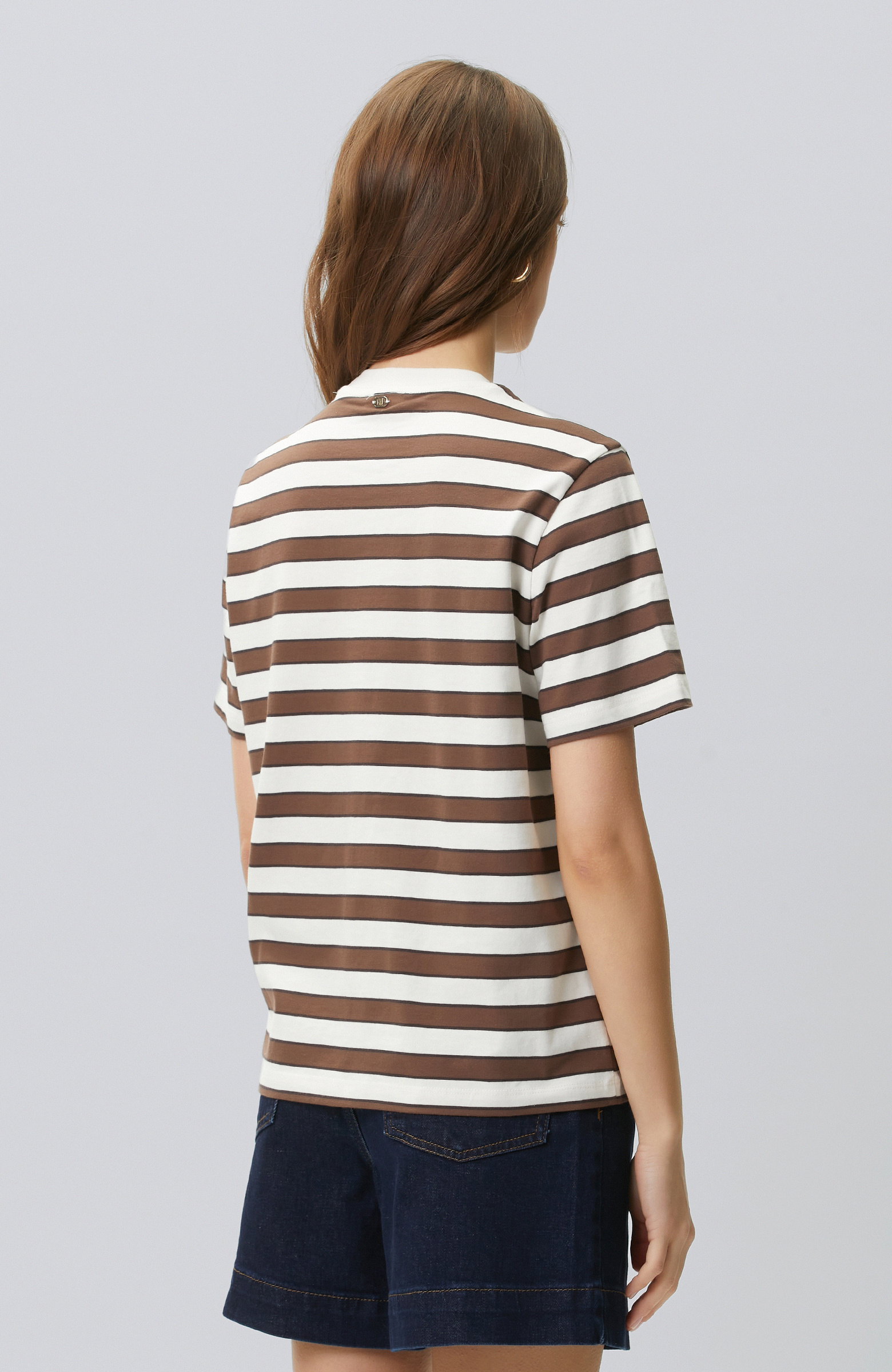 Kahve Beyaz Bisiklet Yaka Çizgi Raporlu T-shirt