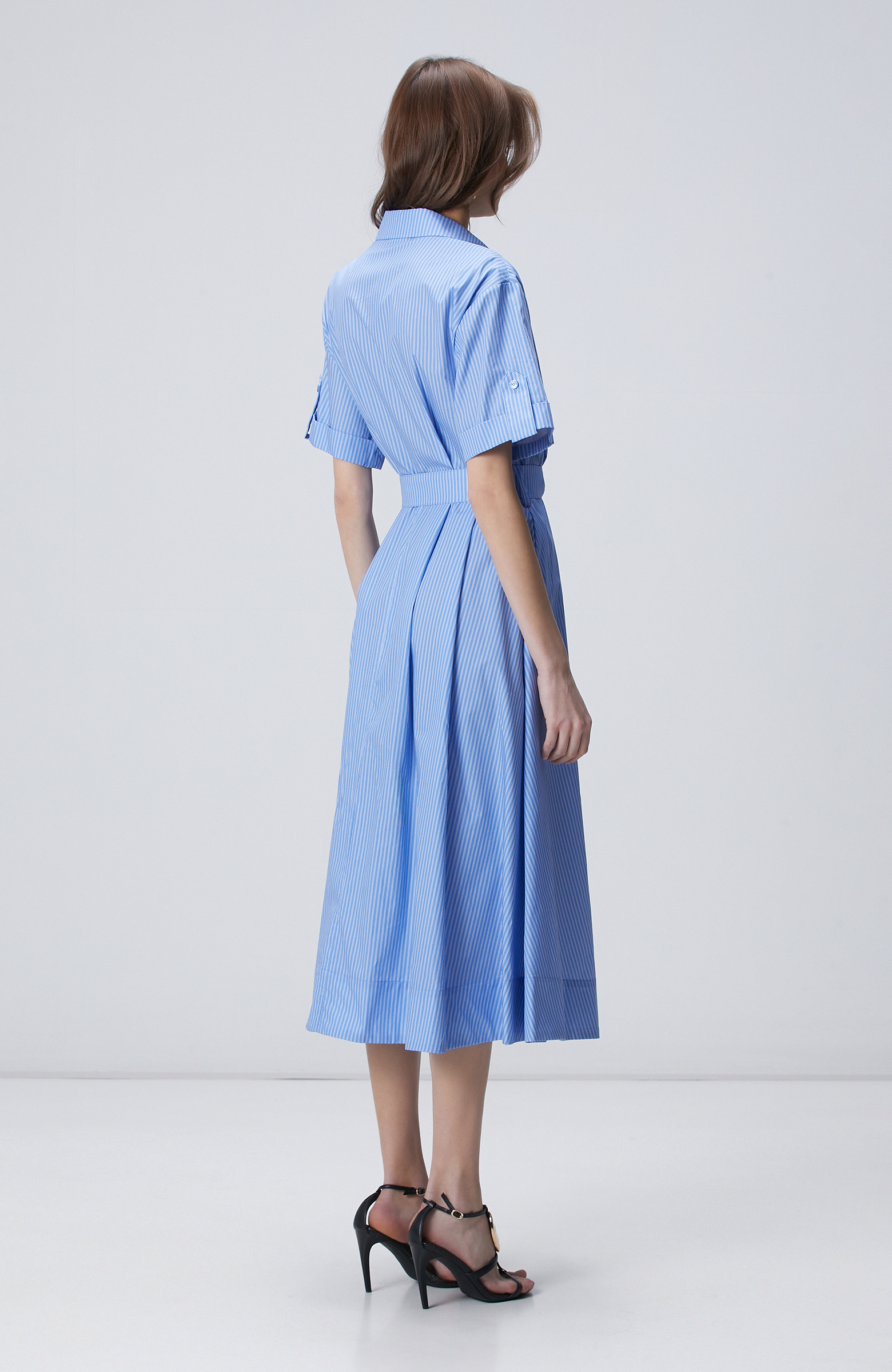 Mavi Beyaz Çizgili Desenli Midi Elbise