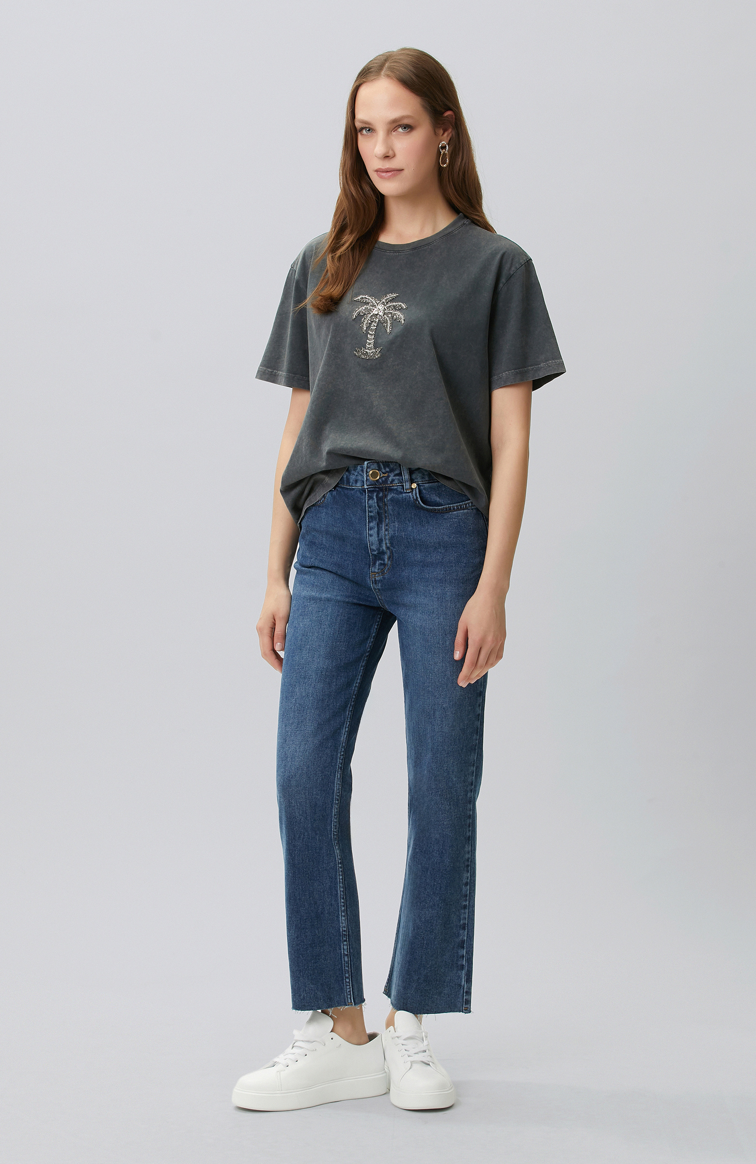 Anthracite Stone Palm Figure Piece Paint T-shirt