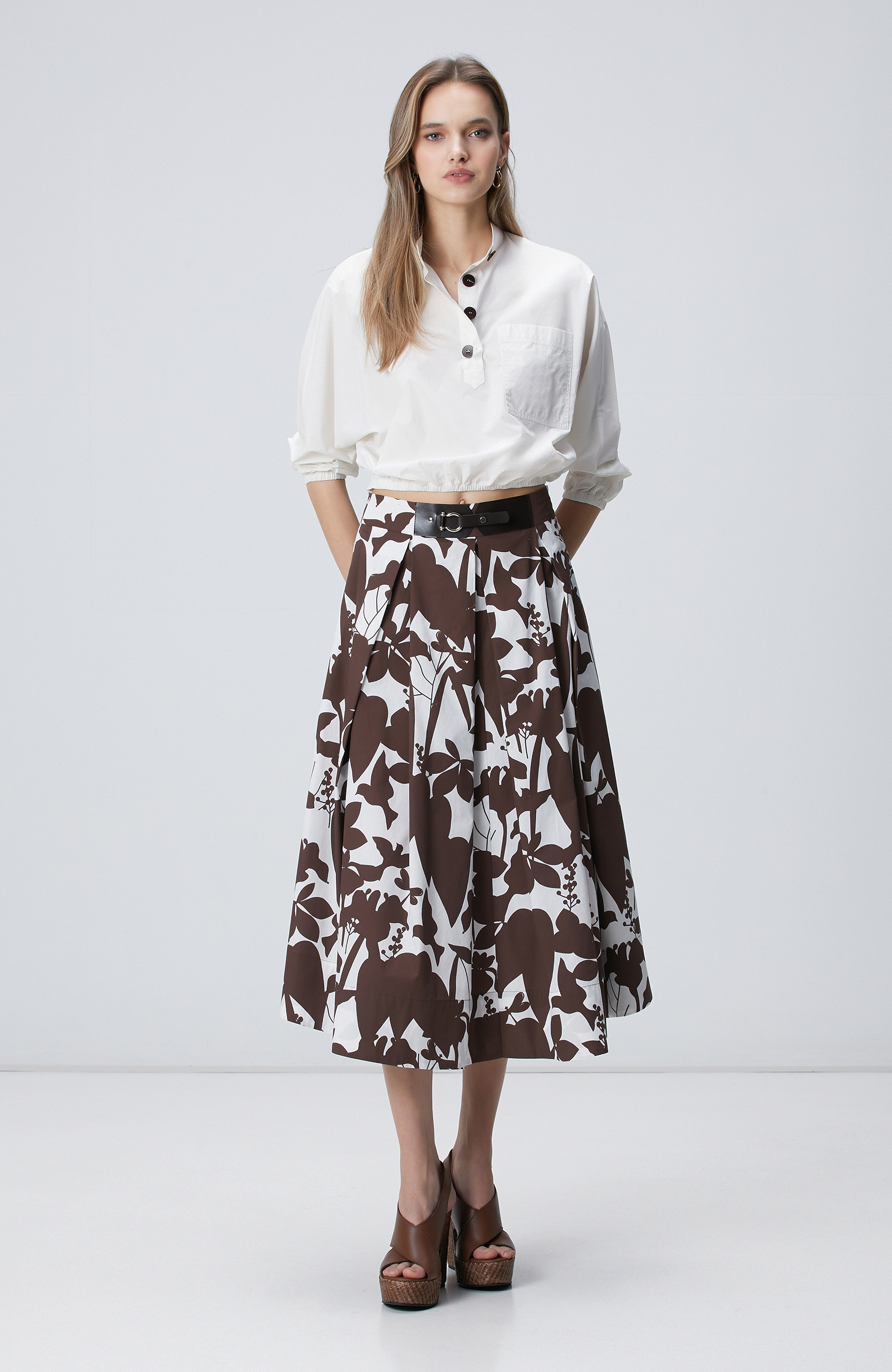 Kırık Beyaz Dik Yaka Bluz