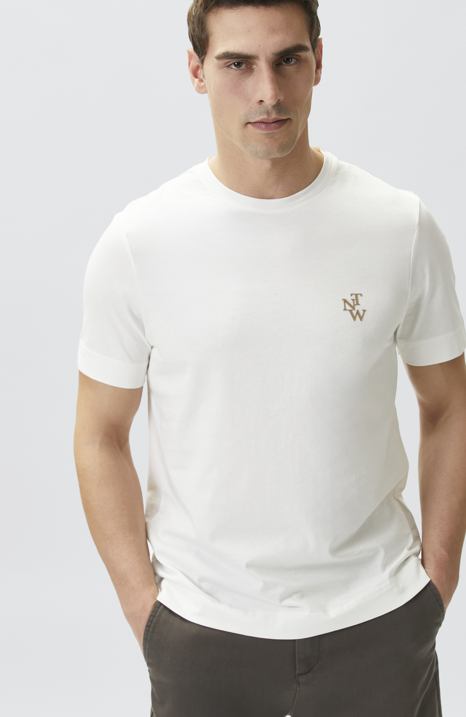 Kırık Beyaz Göğüs Baskı Detaylı T-shirt