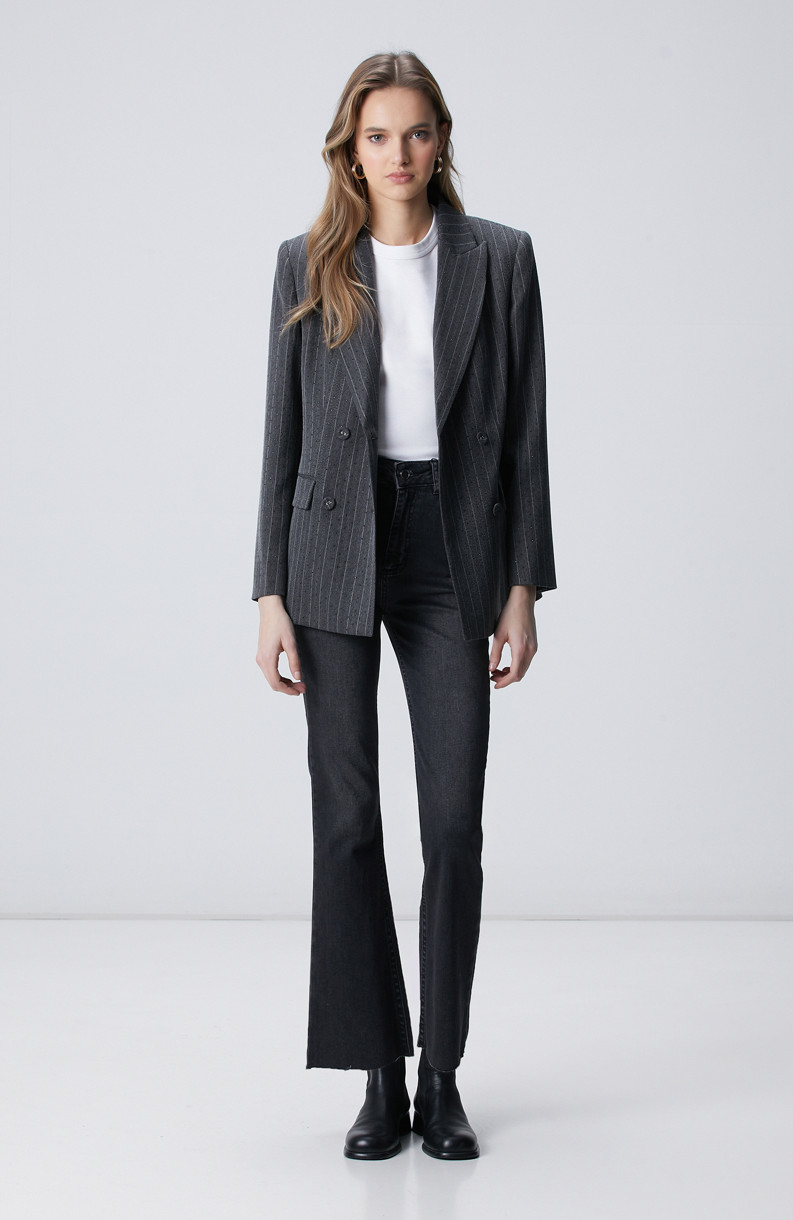 Koyu Gri Taşlı Çizgili Ceket