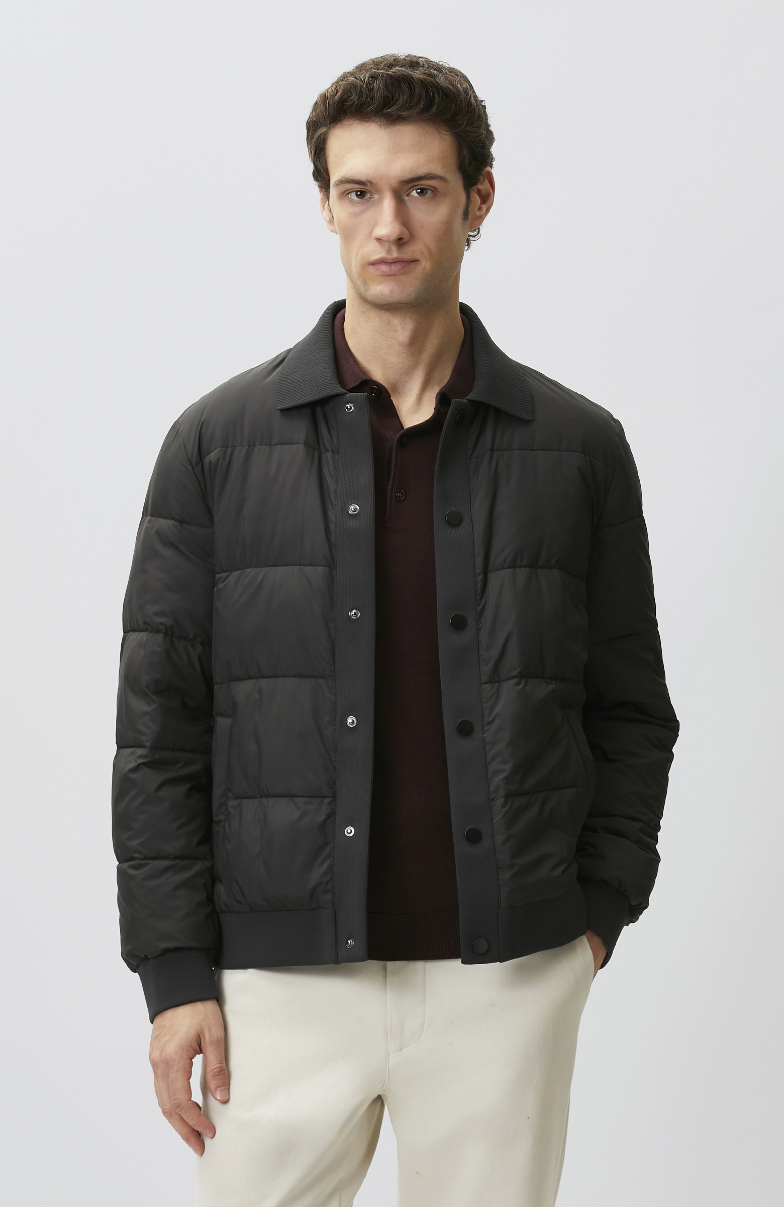 Siyah Polo Yaka Çıtçıtlı Mont