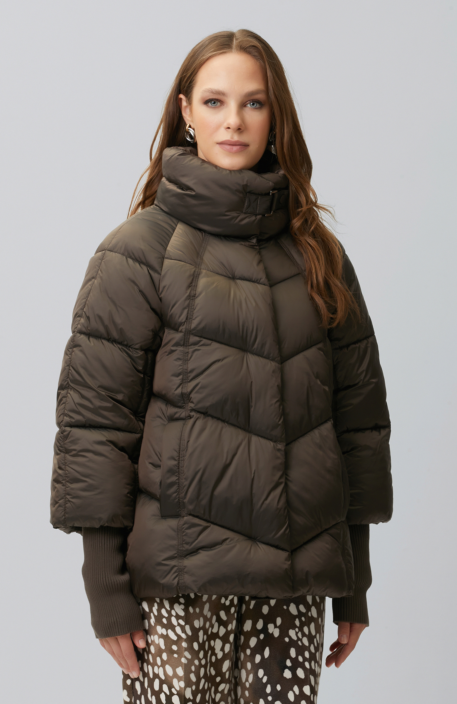 Acı Kahve Dik Yaka Oversize Puffer Mont