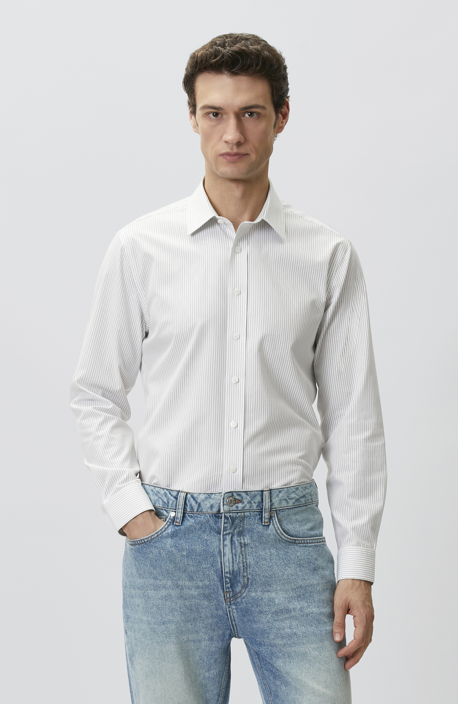 Slim Fit Beyaz Non-iron Çizgi Desenli Gömlek