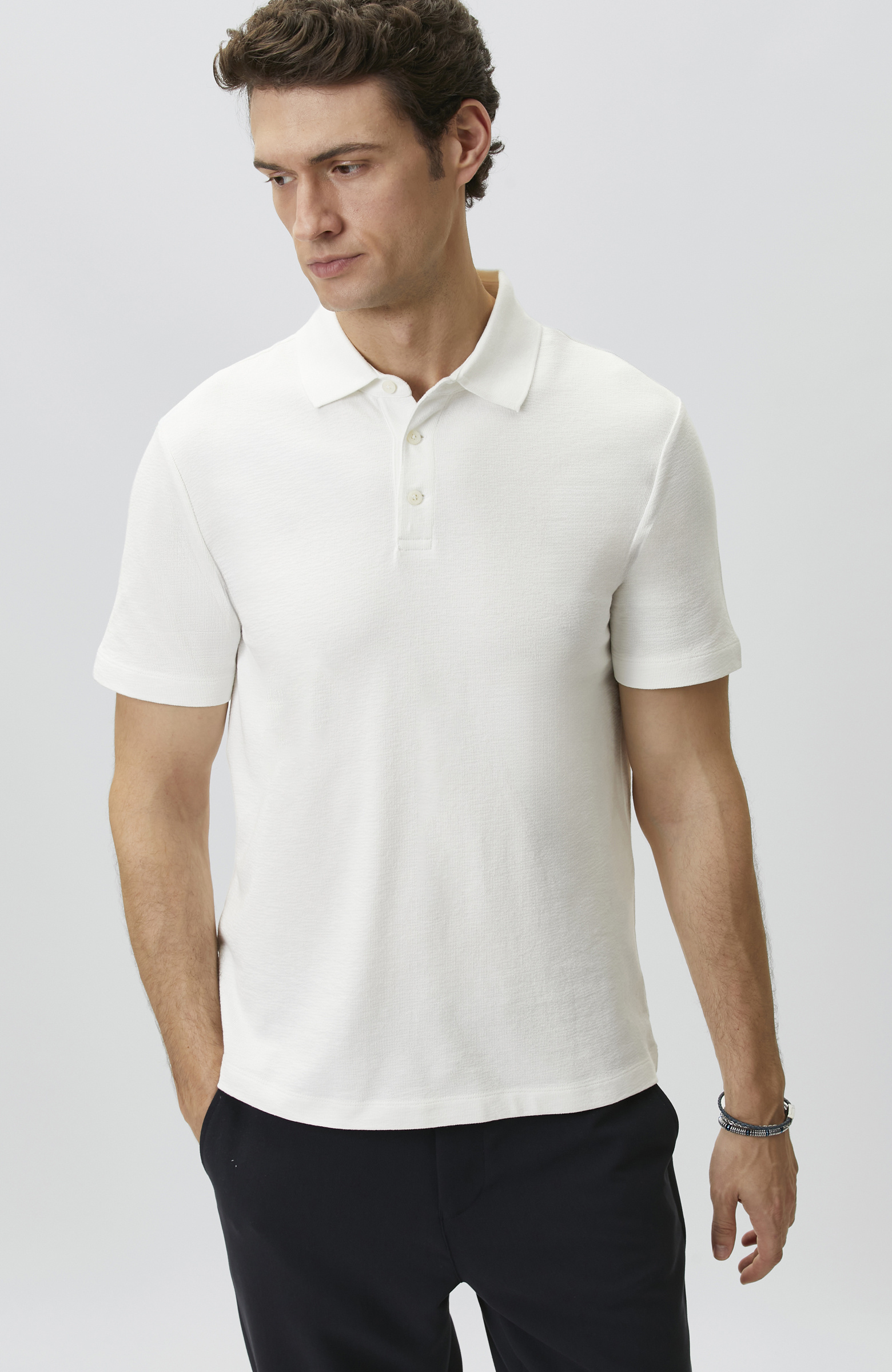 Kırık Beyaz Jakarlı Polo Yaka T-shirt