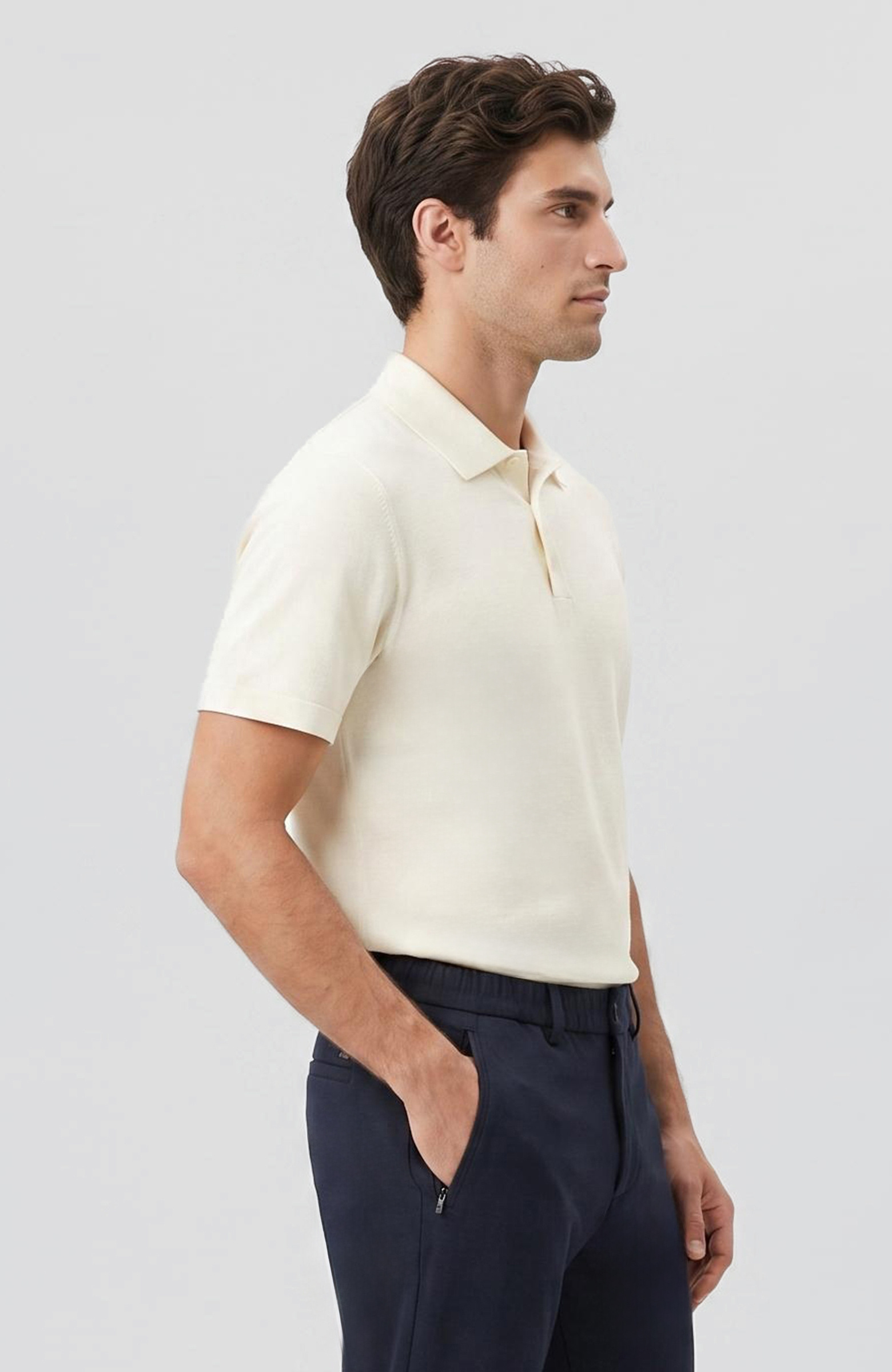 Kırık Beyaz Jakarlı Polo Yaka T-shirt