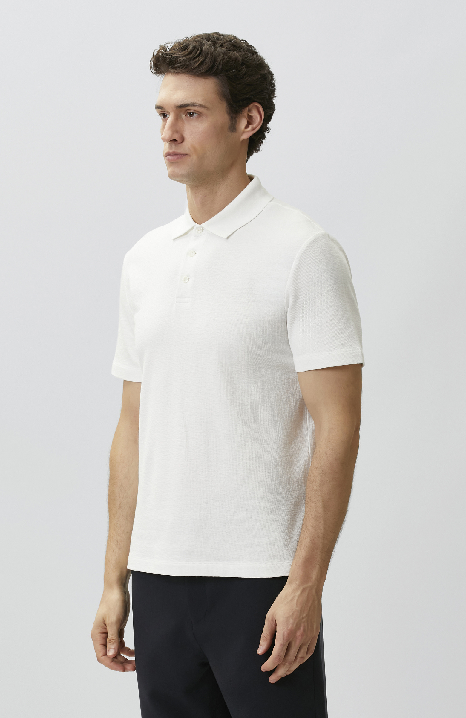 Kırık Beyaz Jakarlı Polo Yaka T-shirt