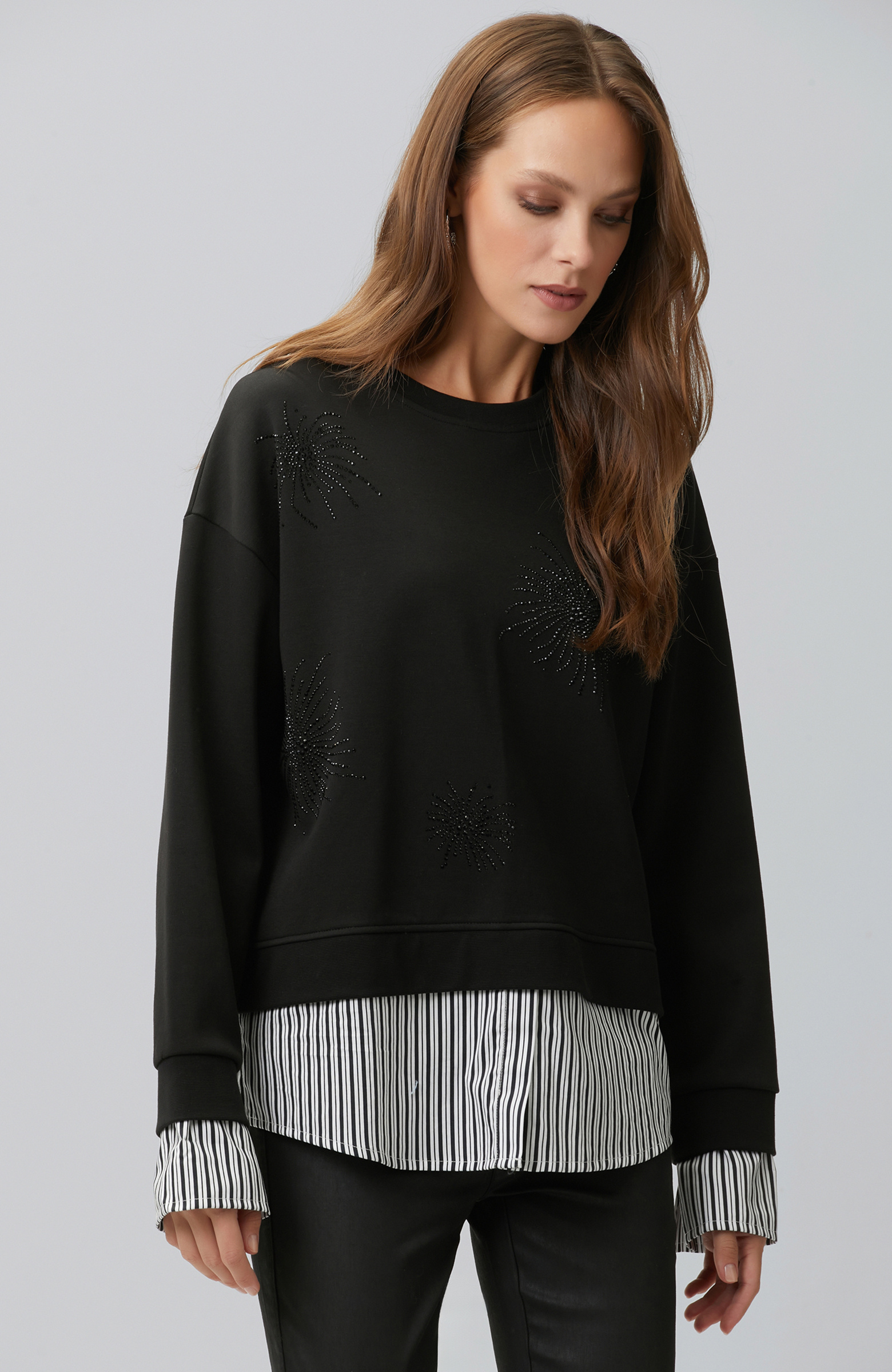Siyah Taş Detaylı Dokuma Garnili Sweatshirt