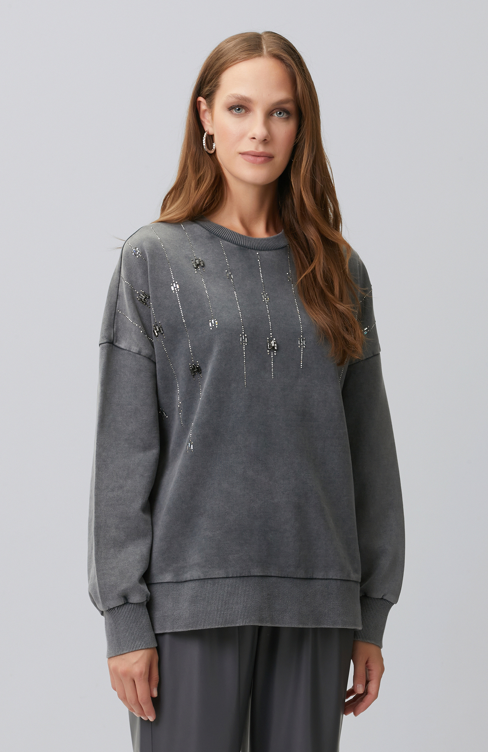 Antrasit Taş Detaylı Yıkamalı Sweatshirt