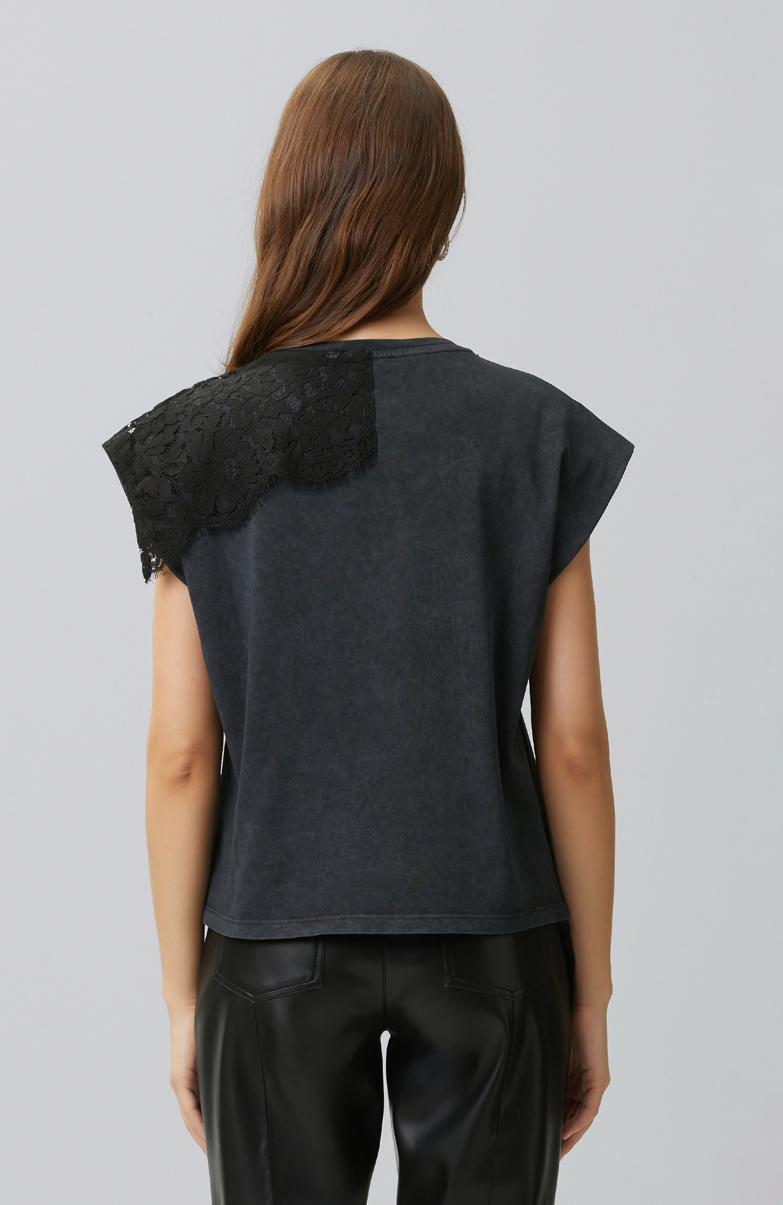 Antrasit Dantel Garni Detaylı T-shirt