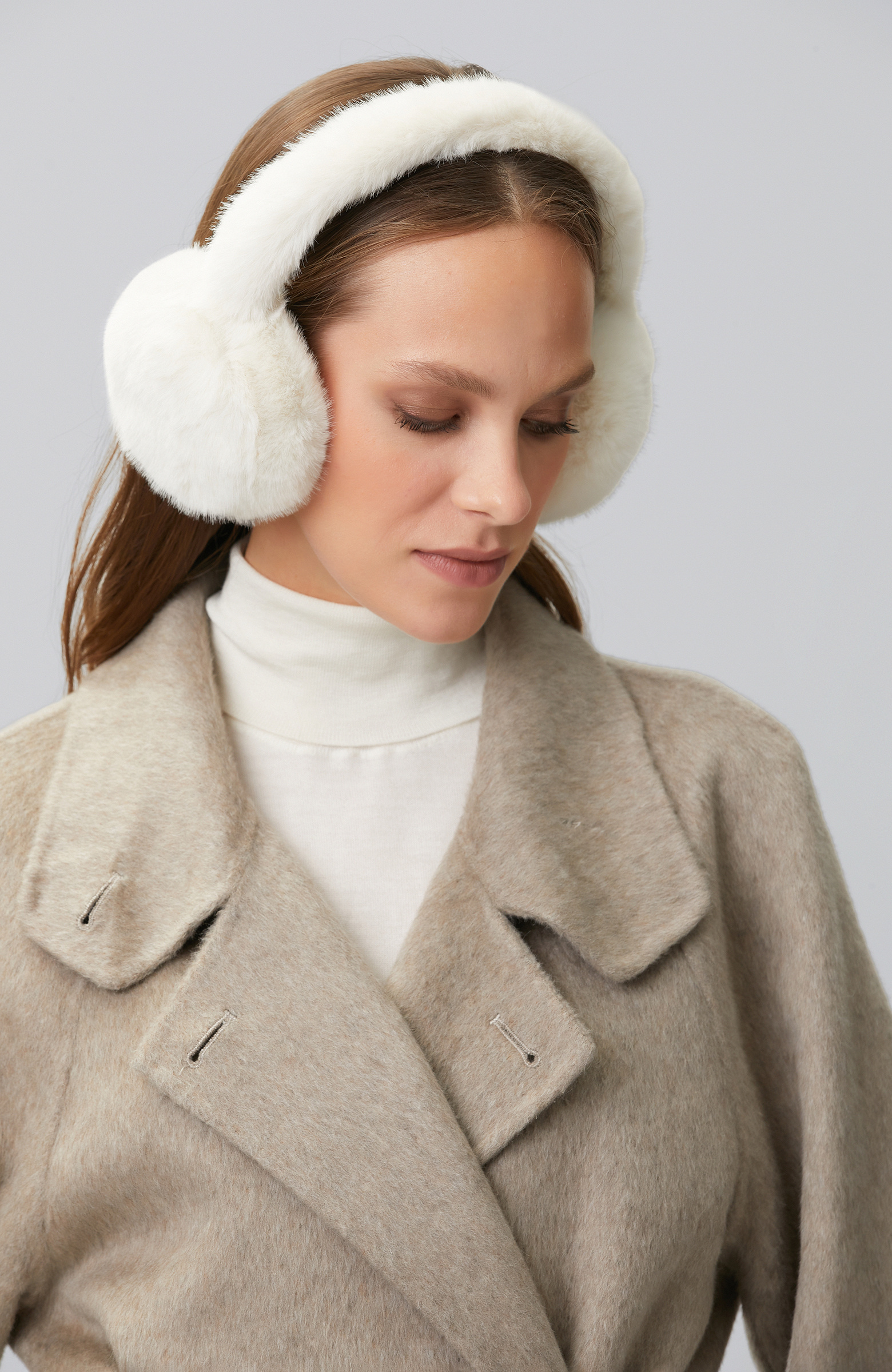 Ecru Women's Plush Headphones