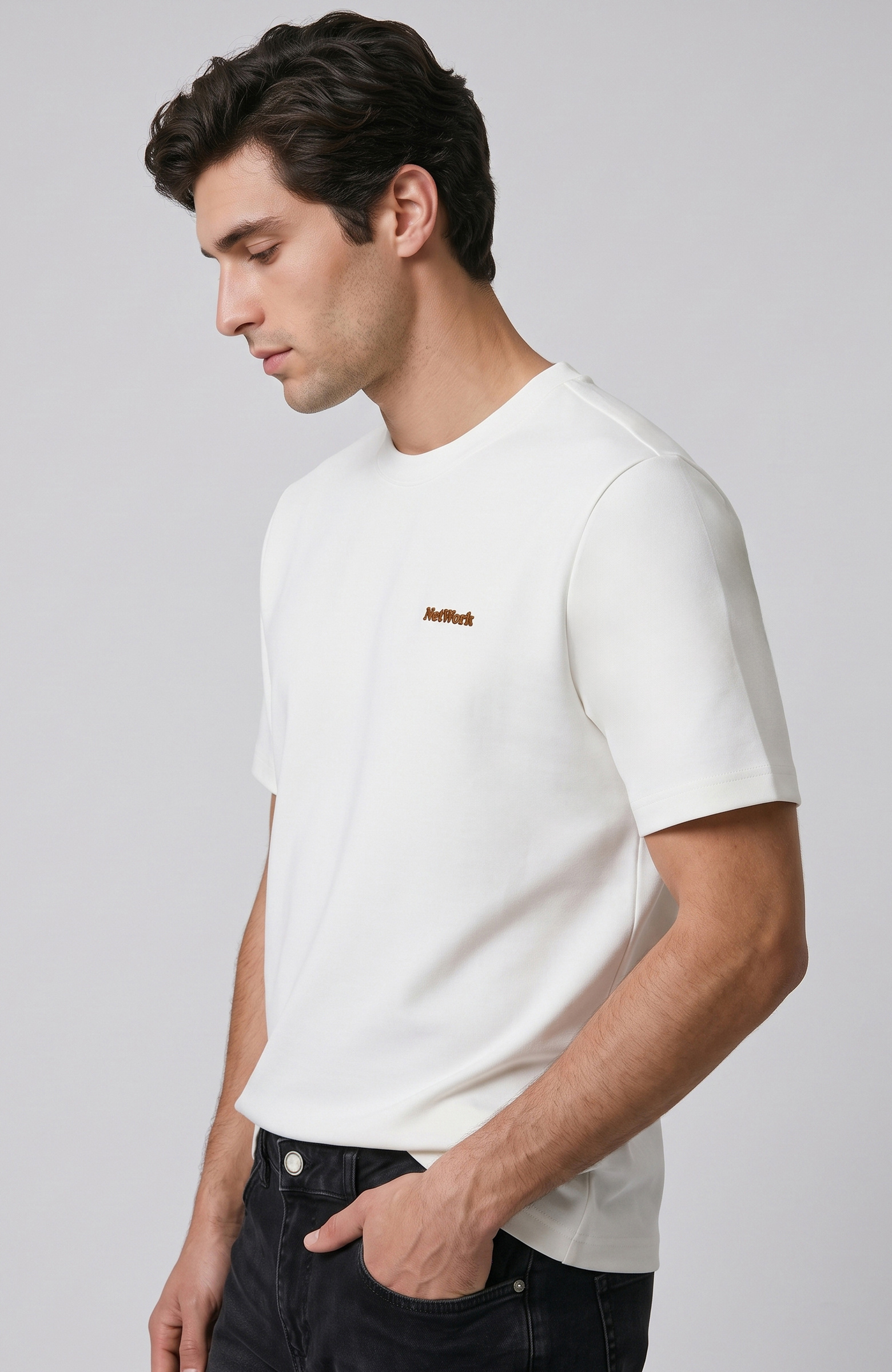 Beyaz Nakış Detaylı T-shirt