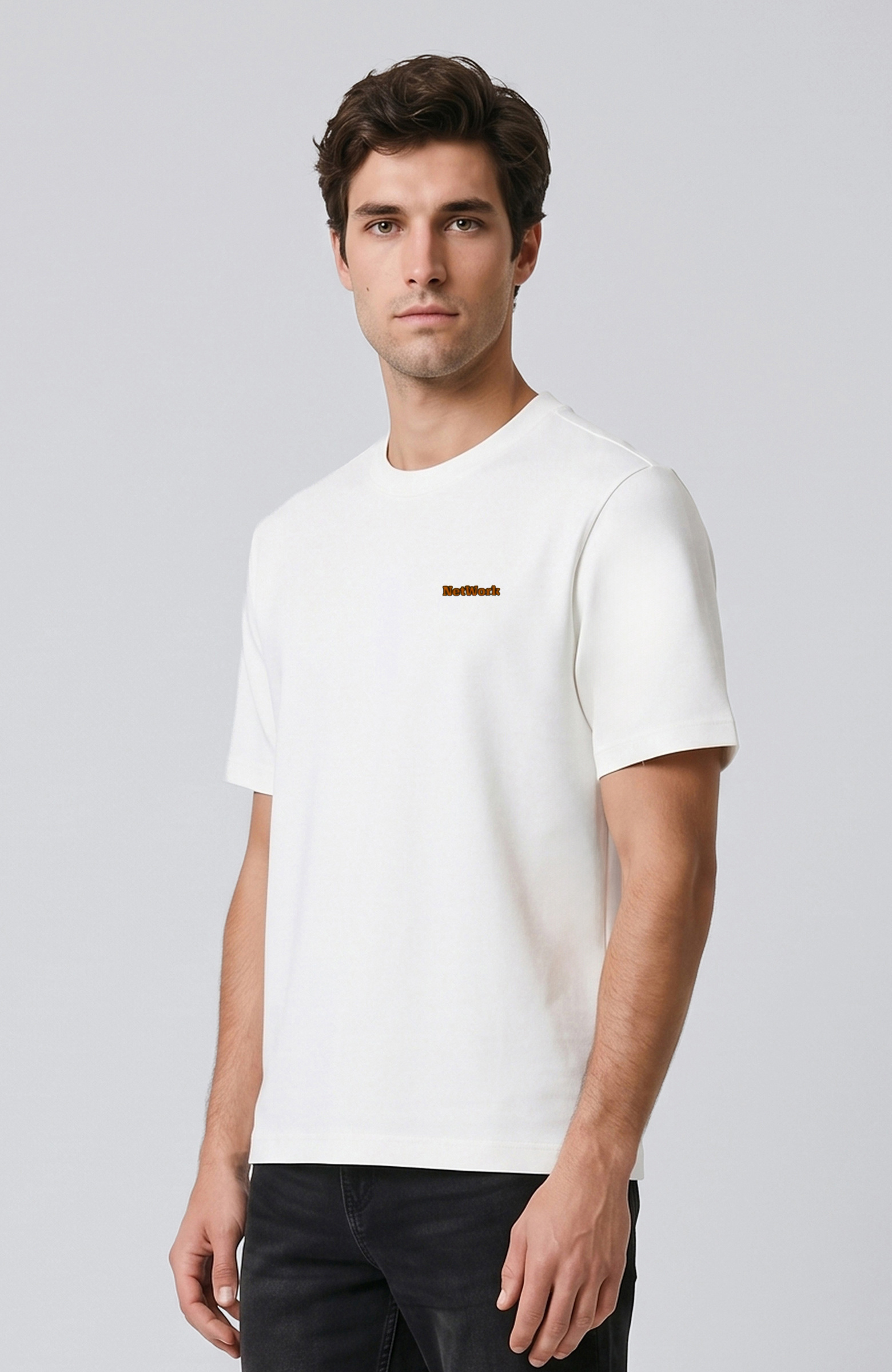Beyaz Nakış Detaylı T-shirt