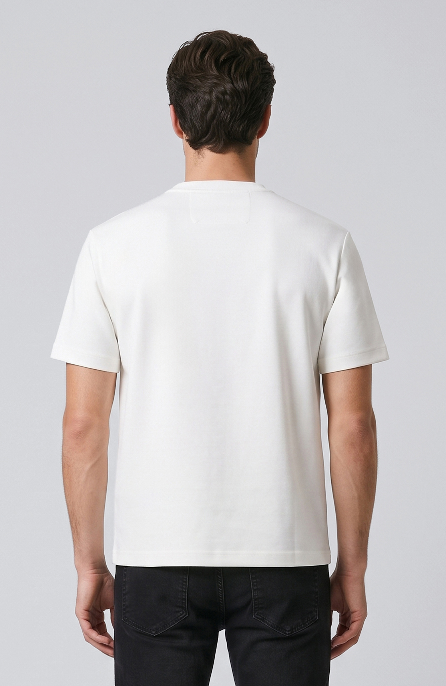 Beyaz Nakış Detaylı T-shirt