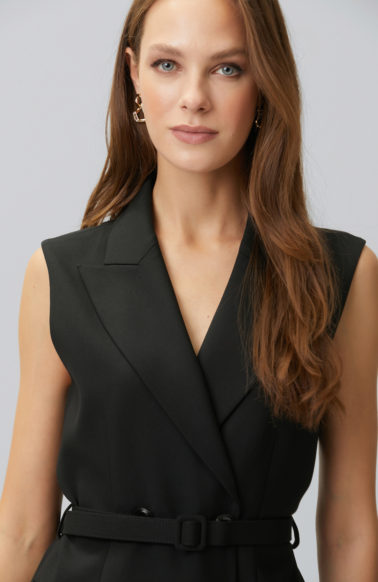 Black Belt Detailed Vest