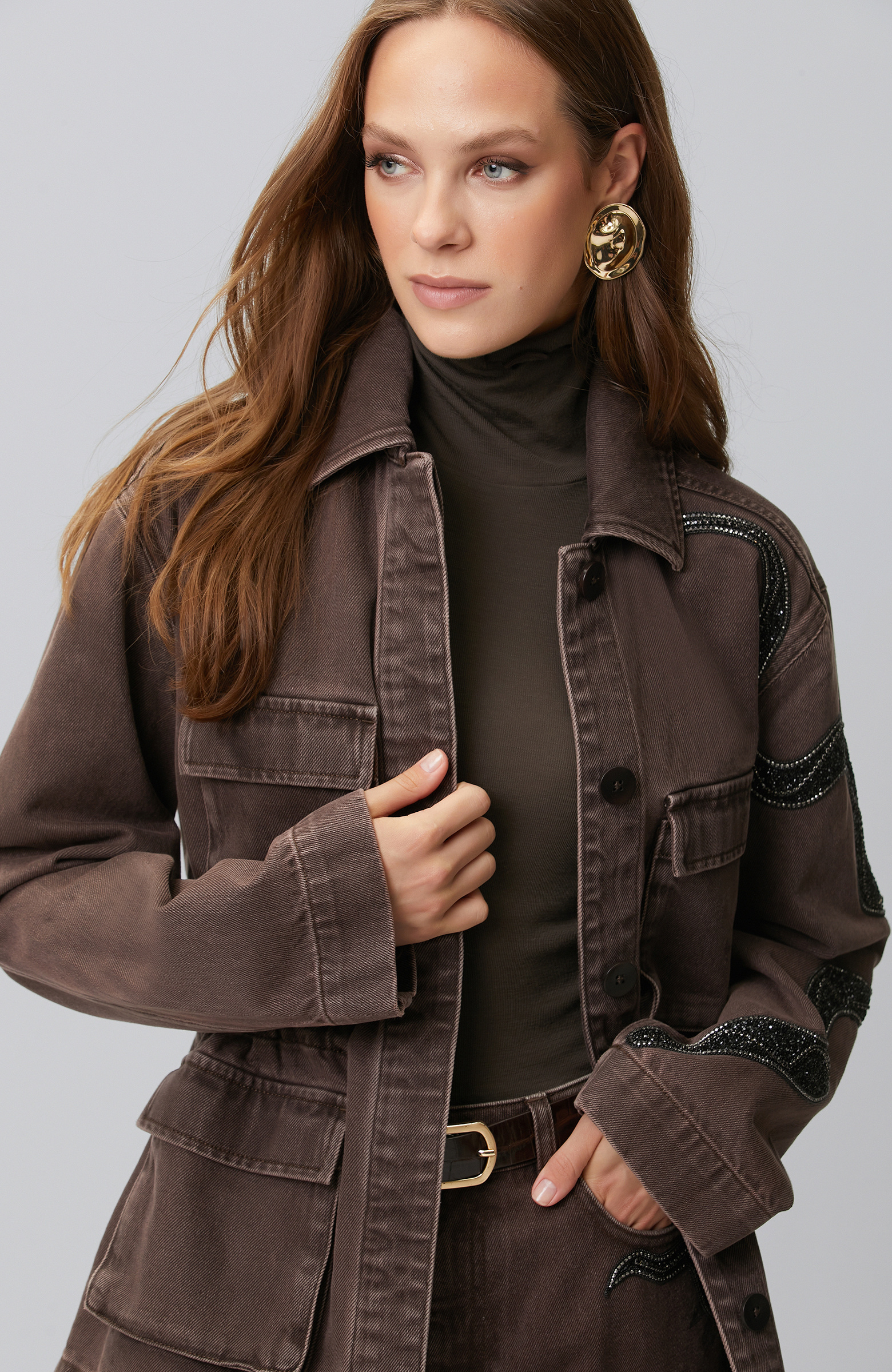 Regular Fit; Ceket Yaka; Cepli; Patch Detaylı; Denim Mont
