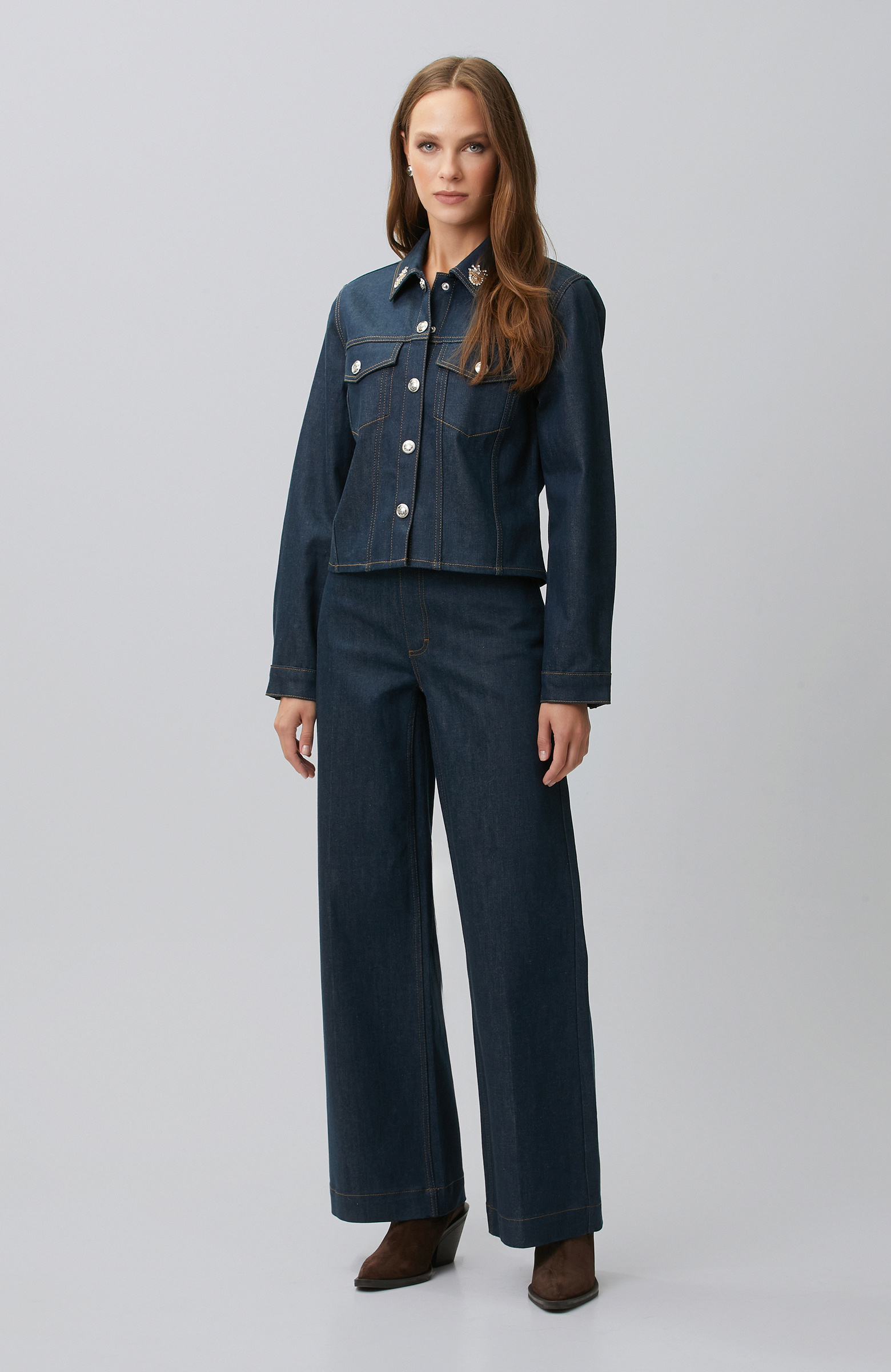 Koyu Indigo Mavi Yaka Aksesuarlı Denim Mont