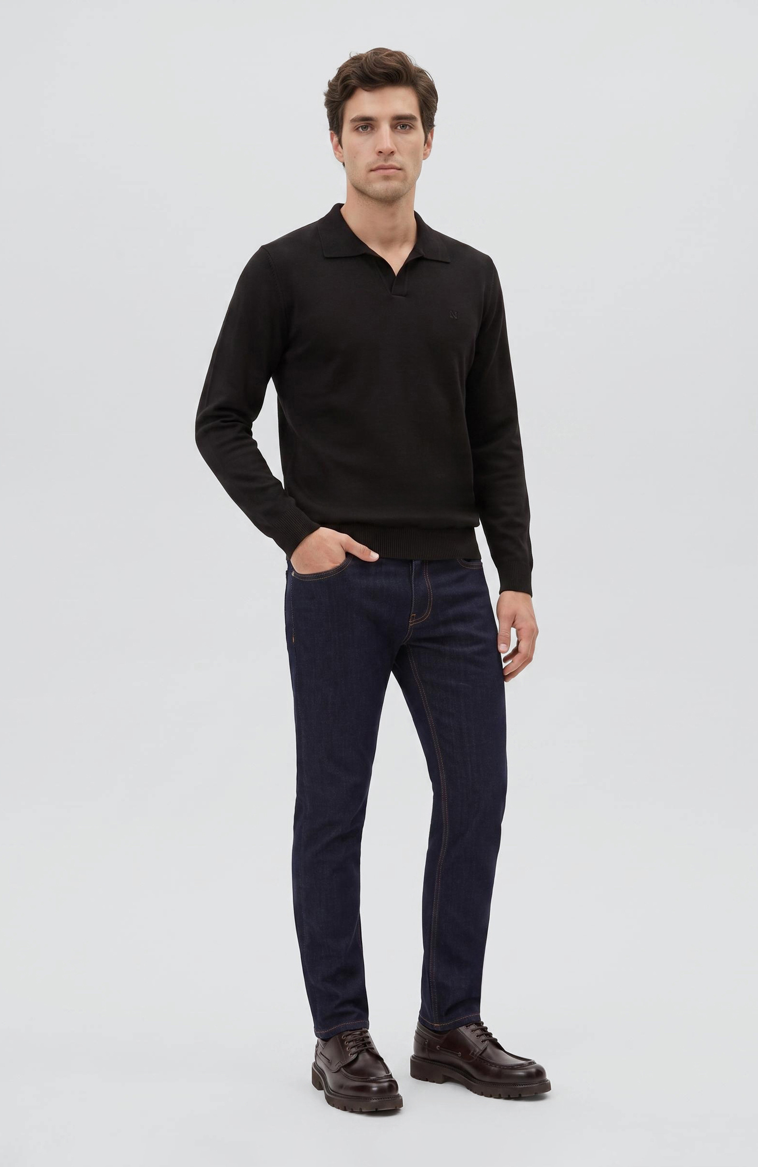Siyah Polo V Yaka Kazak