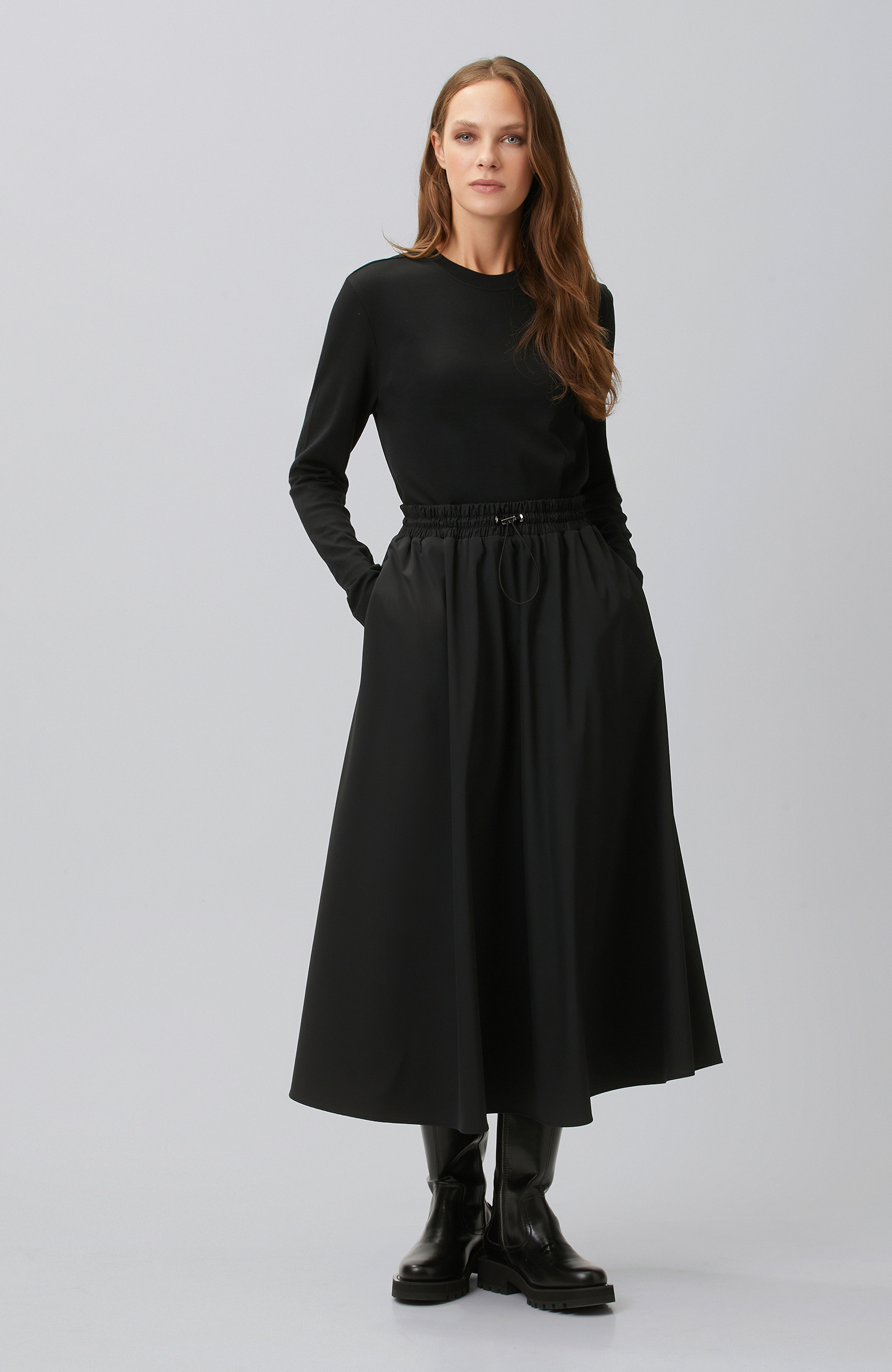 Siyah Bisiklet Yaka Basic Sweatshirt
