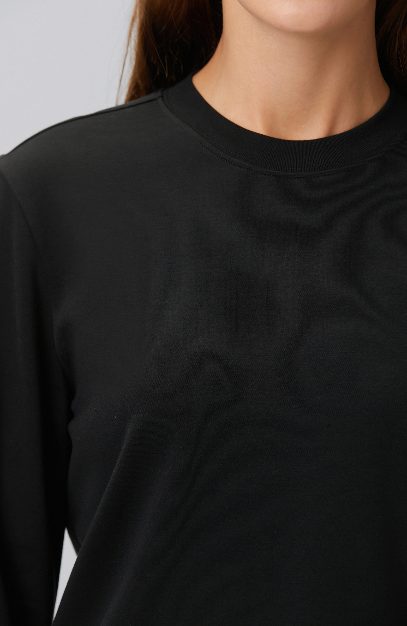Siyah Bisiklet Yaka Basic Sweatshirt