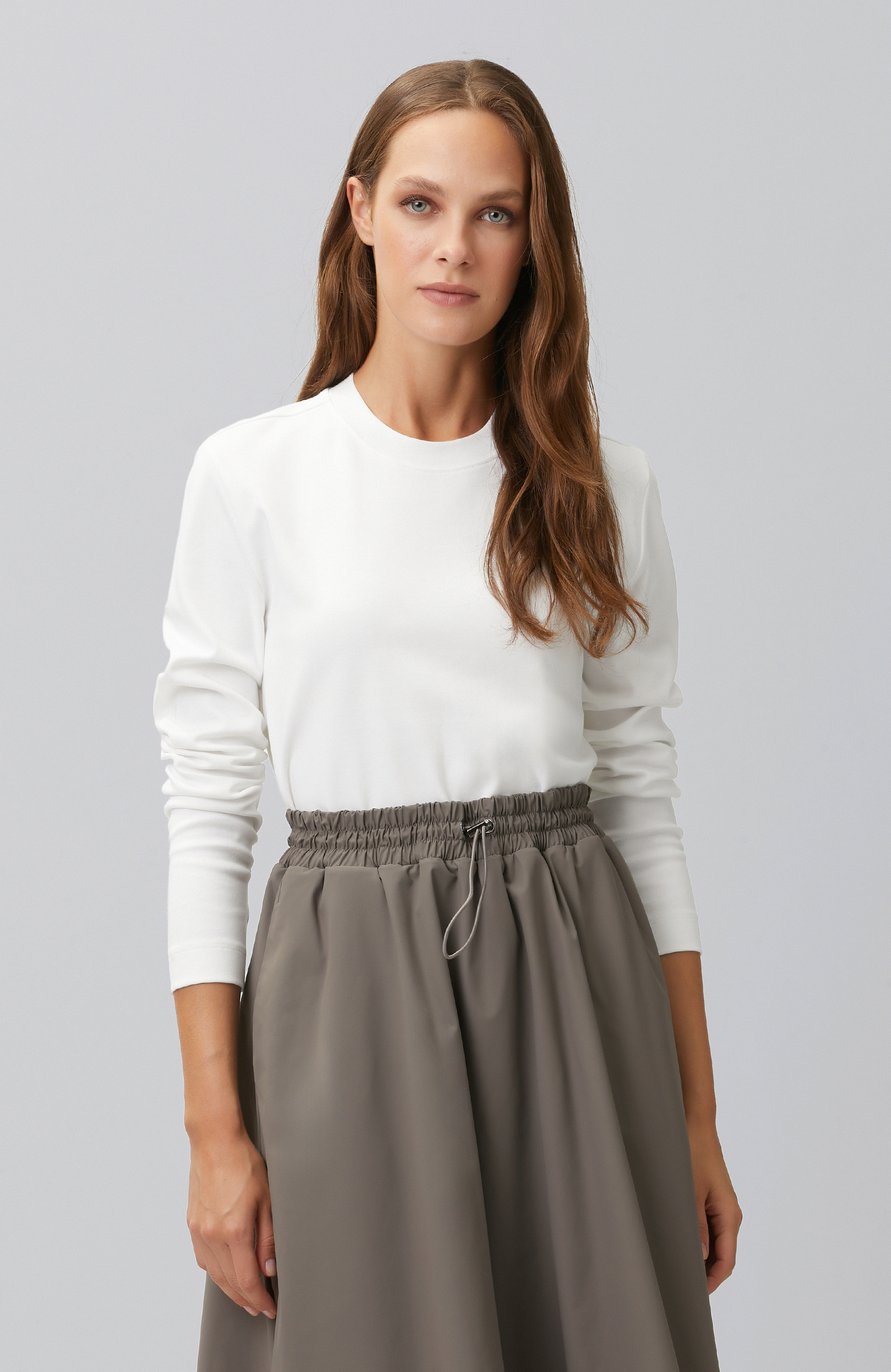 Beyaz Bisiklet Yaka Basic Sweatshirt