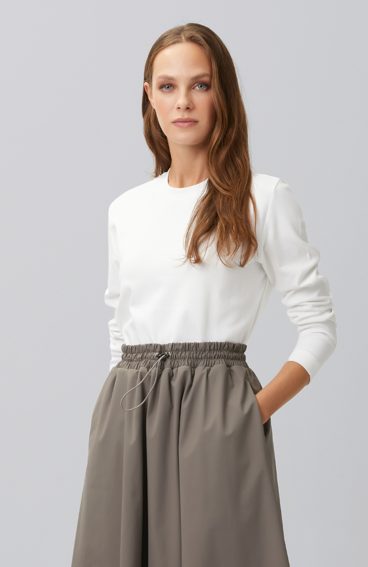 Beyaz Bisiklet Yaka Basic Sweatshirt