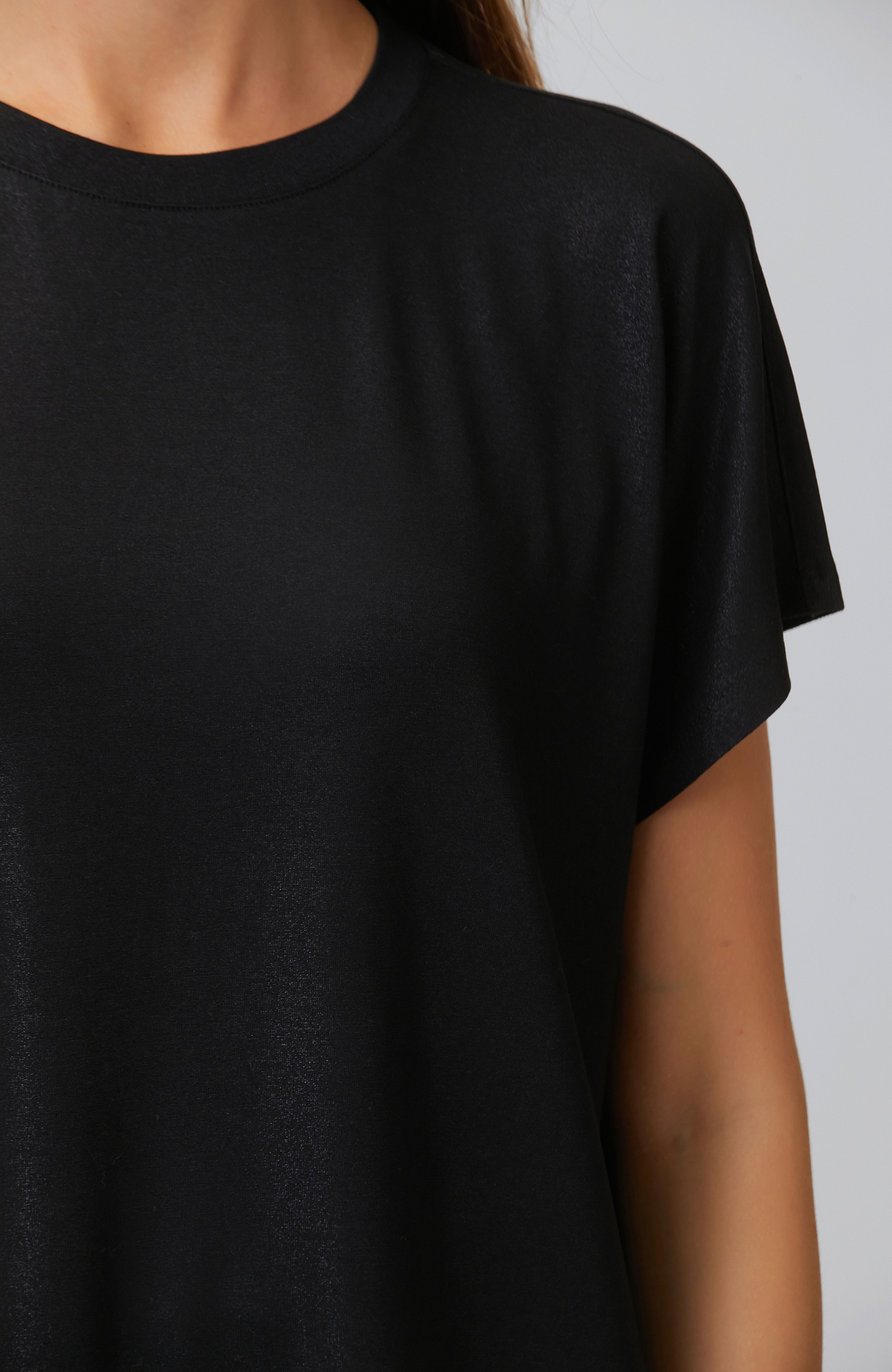 Siyah Varak Baskılı Kısa Kol T-shirt